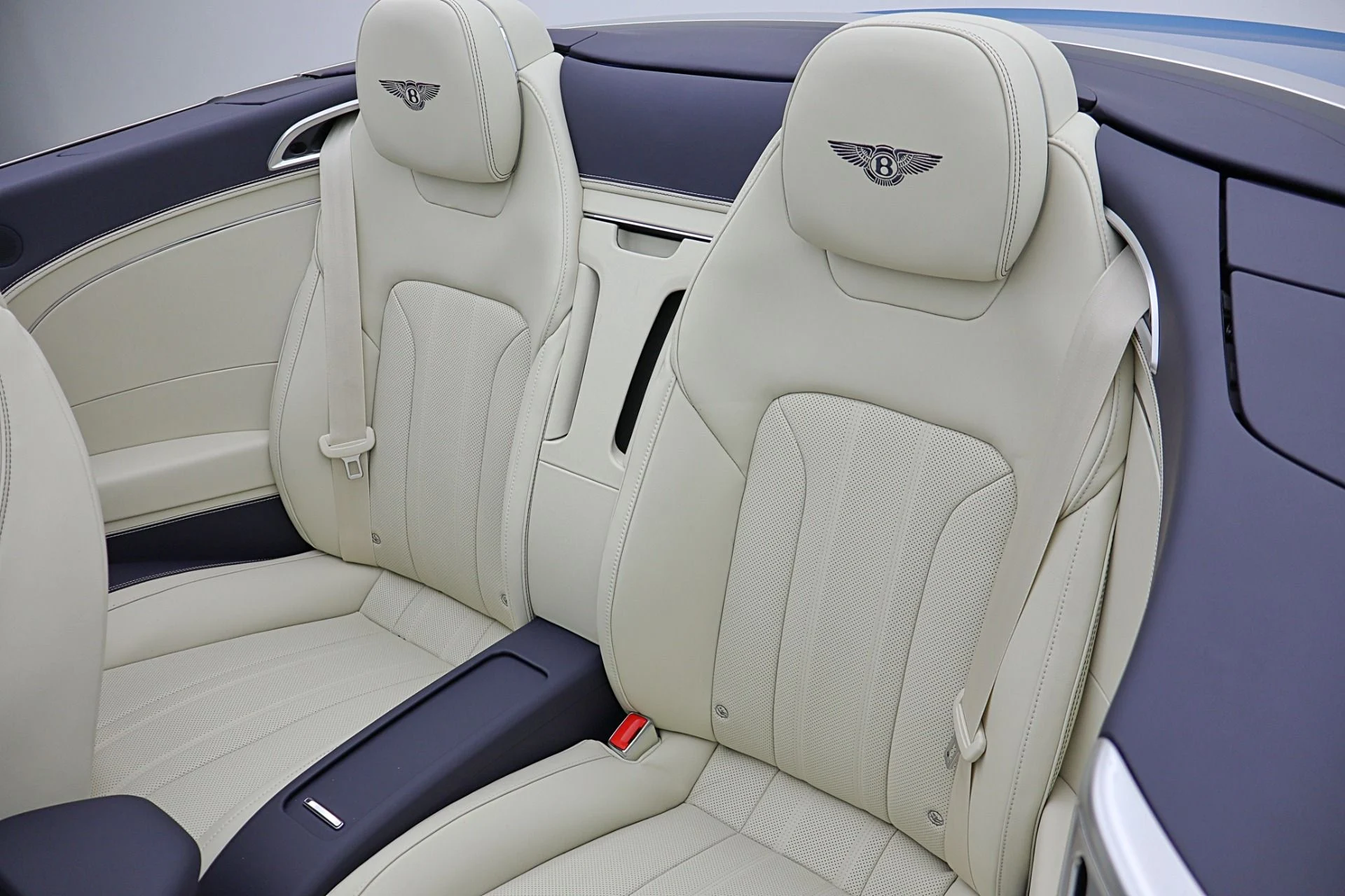 mph043_763609471_New_2026_Bentley_Continental_GTC_d863a7b915