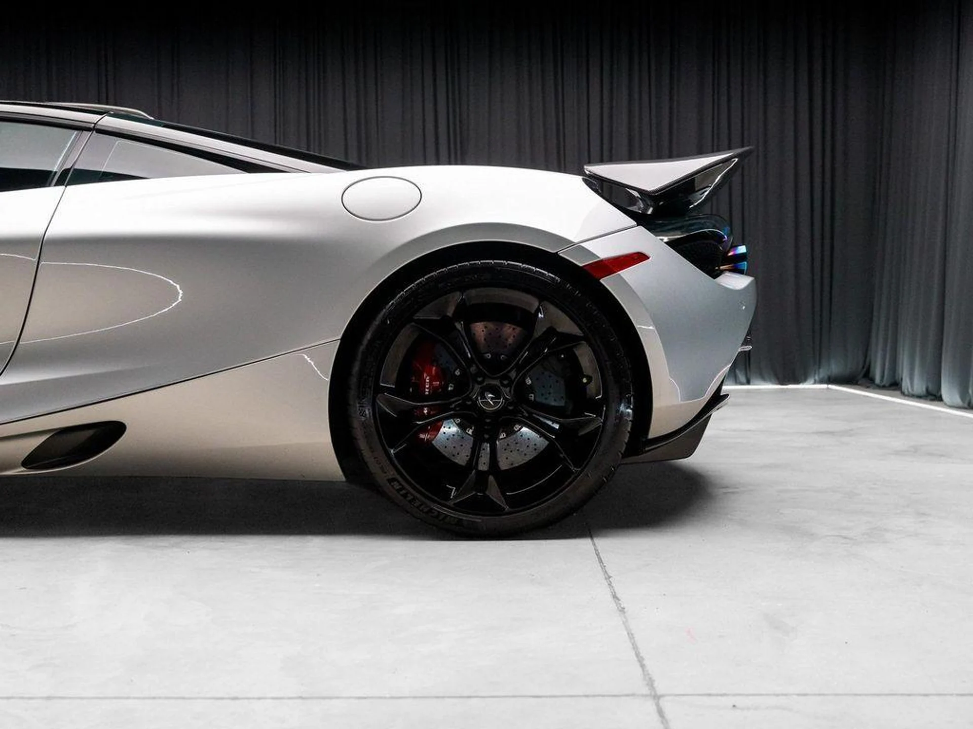 mph043_770826994_f_Uh_KU_Bw_V5_V_Vni_Z0d05_EJ_4_Rff_N_Cw_fc583cfe03