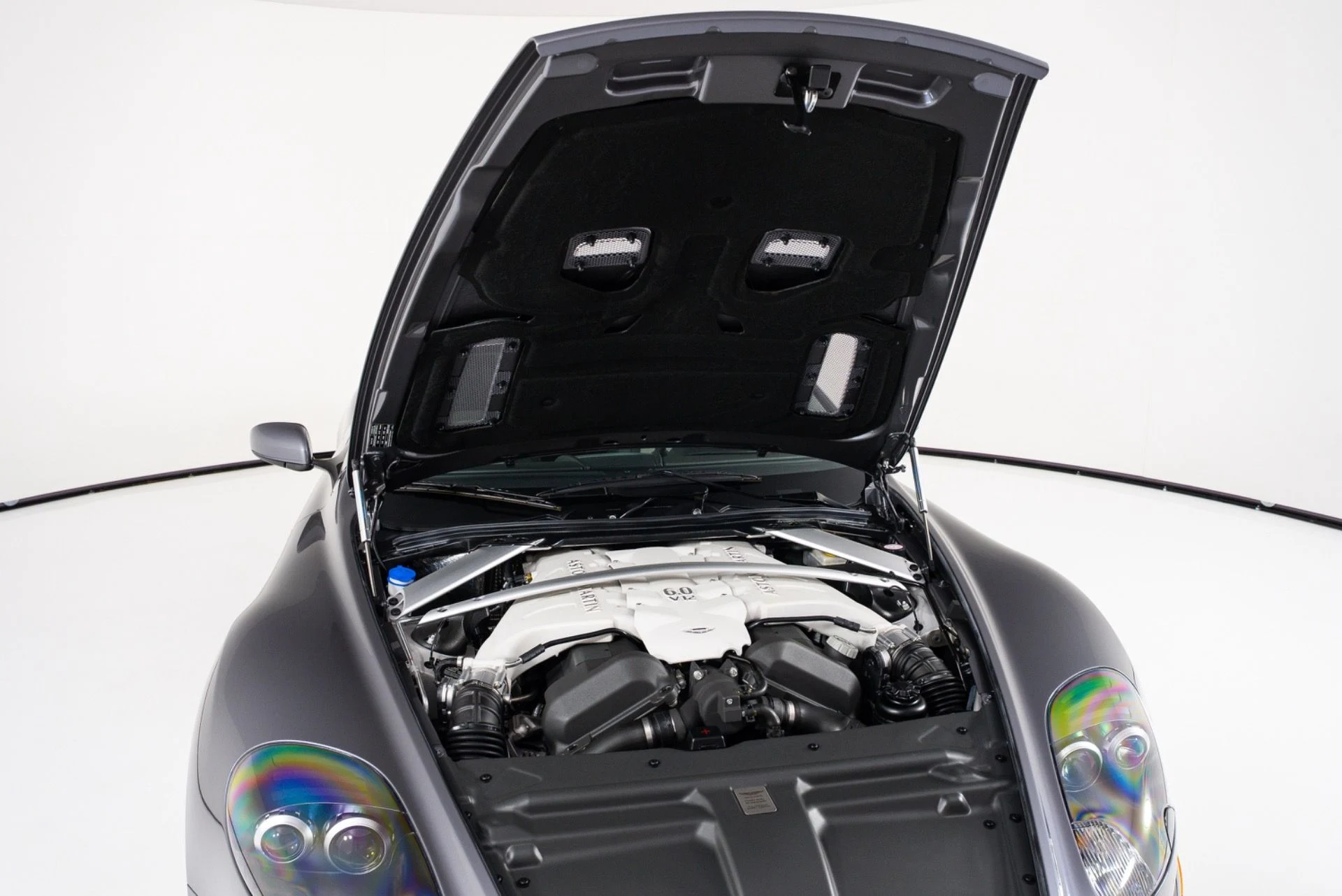 mph043_785956907_Used_2009_Aston_Martin_DBS_V12_Manual_1782515507_7f3e708870