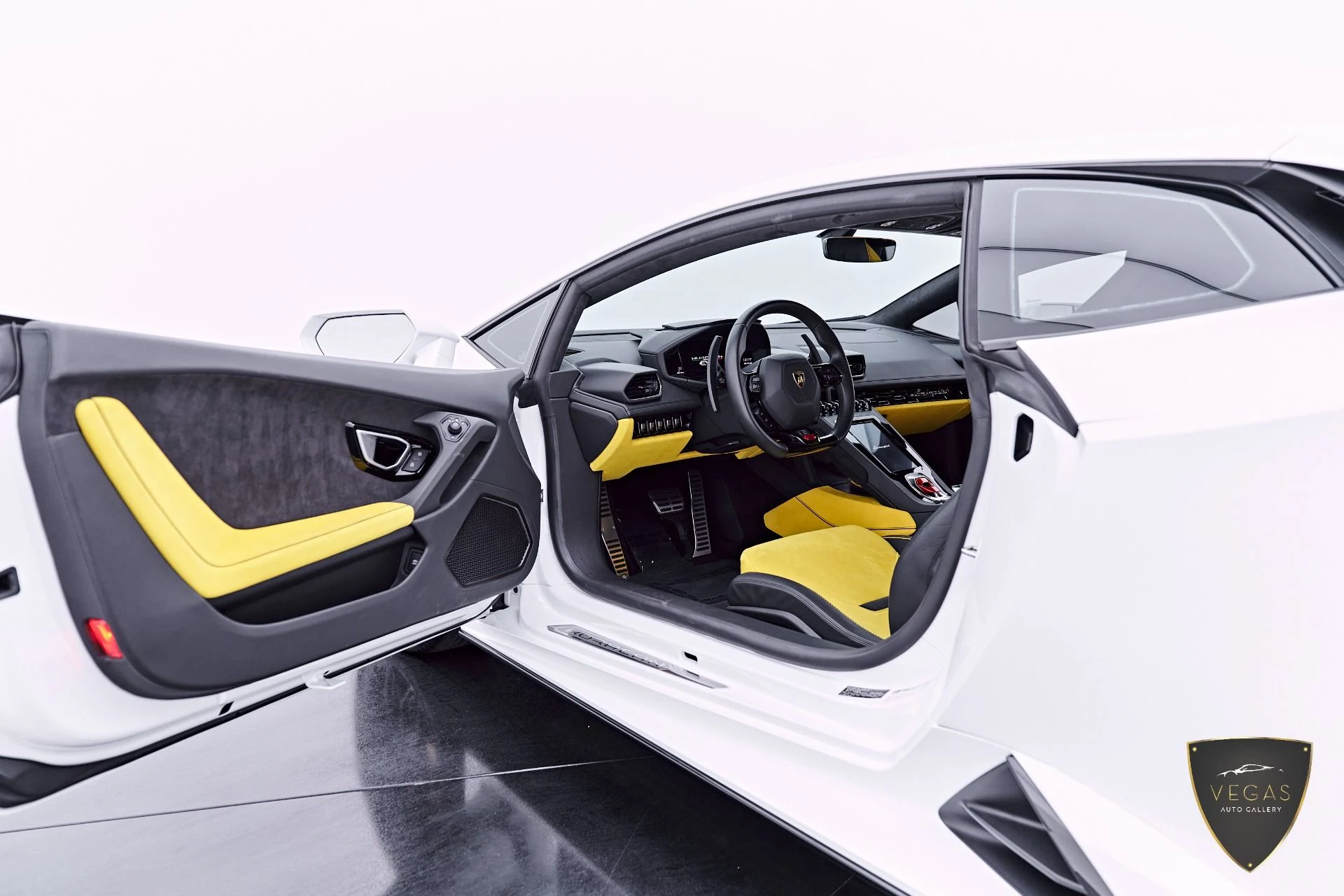 mph043_795174006_Used_2022_Lamborghini_Huracan_EVO_Base_1782344308_fe95a7c8ff
