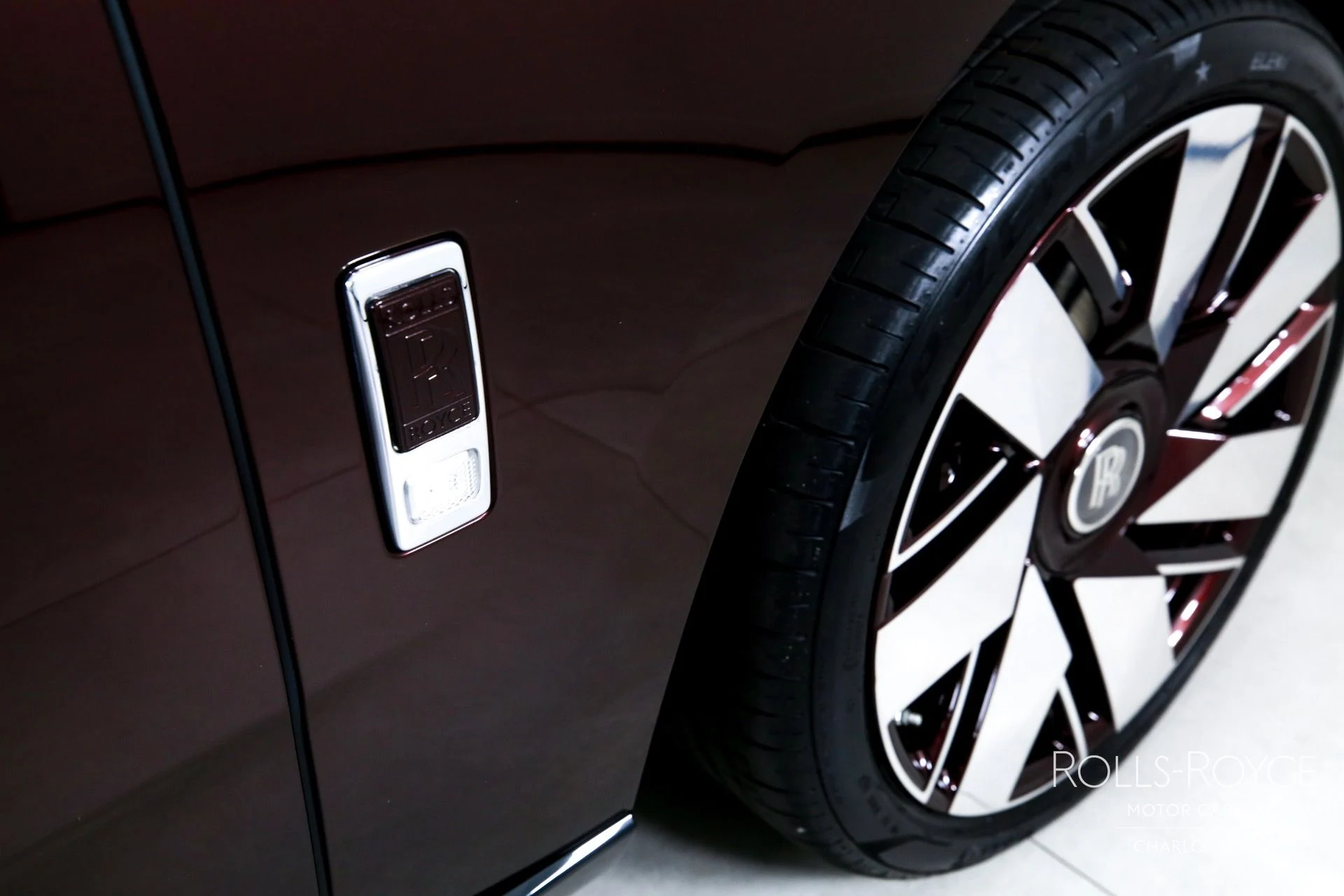 mph043_797325047_Used_2025_Rolls_Royce_Cullinan_1757716745_90f1ee7a1e