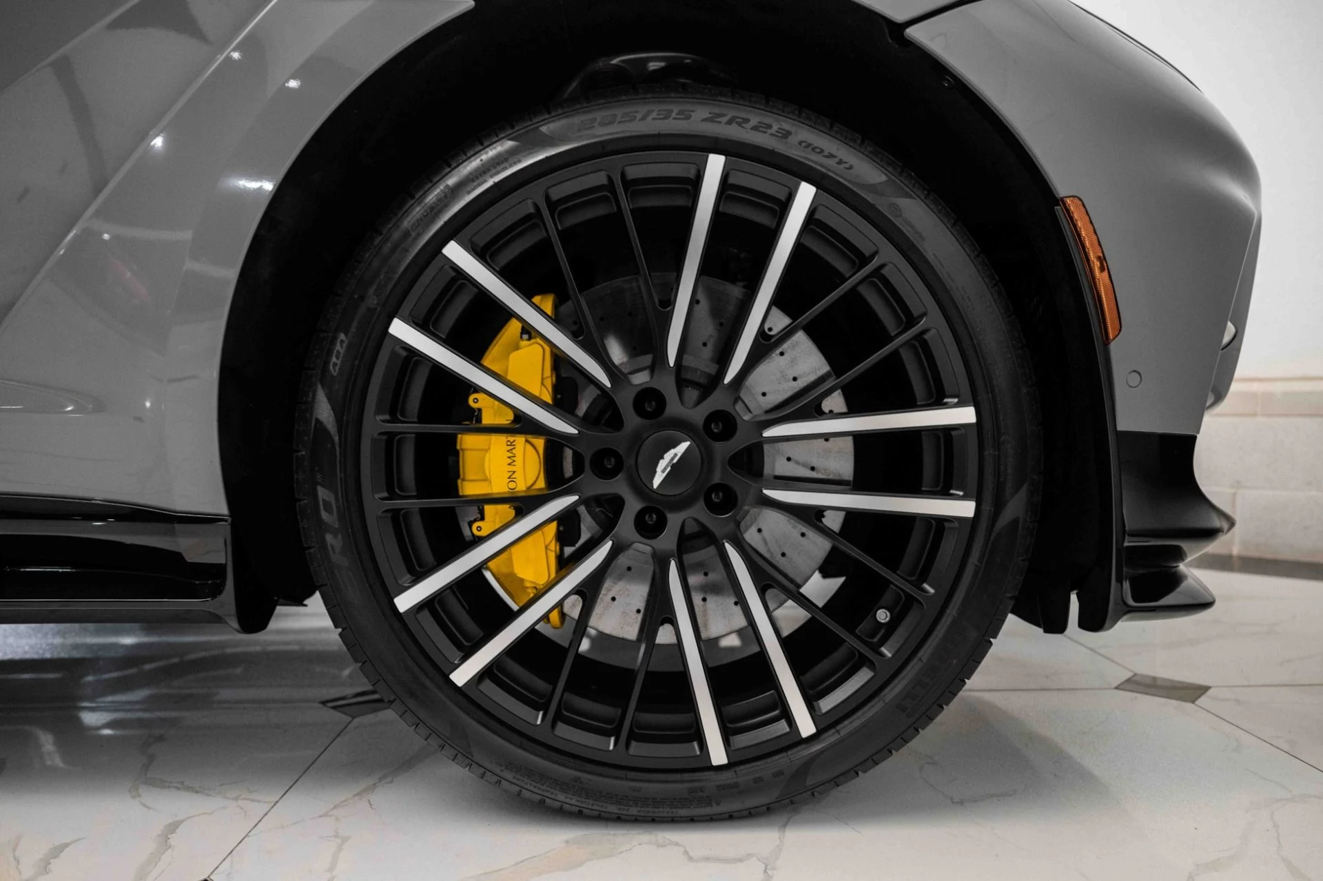 mph043_799977920_Used_2023_Aston_Martin_DBX_707_1728832242_55c375fd60