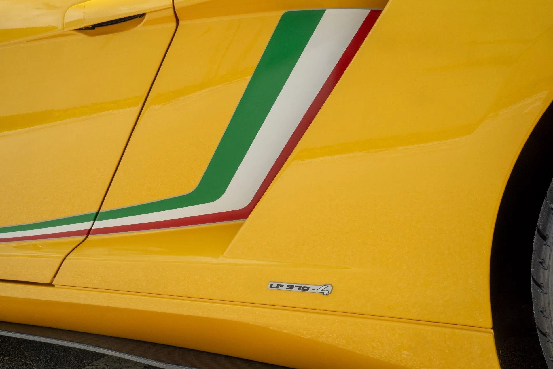 mph043_817117522_Used_2014_Lamborghini_Gallardo_LP_570_4_Squadra_Corse_1755029641_f00be63745