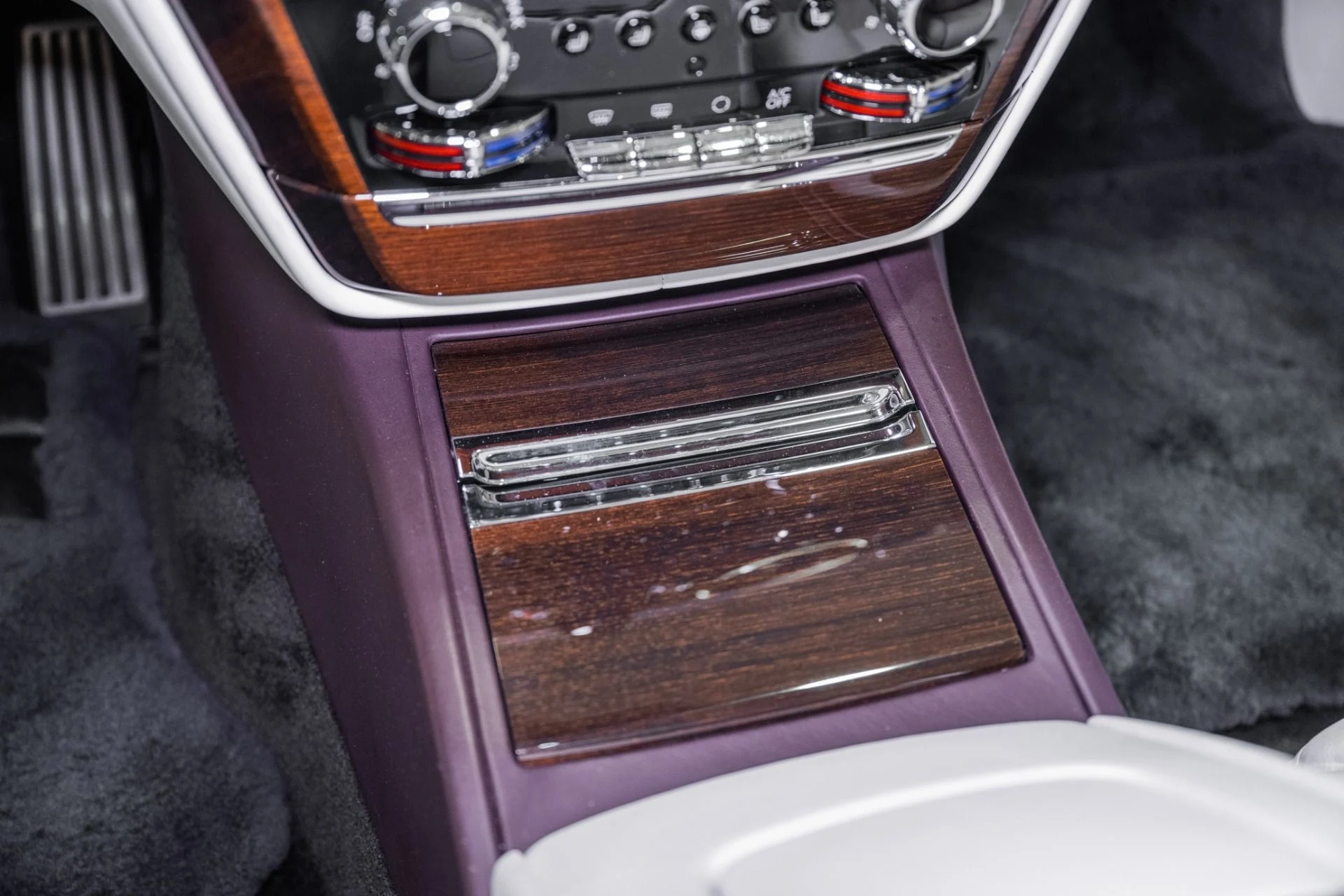 mph043_821698481_Used_2018_Rolls_Royce_Phantom_1778080053_96775f6f10