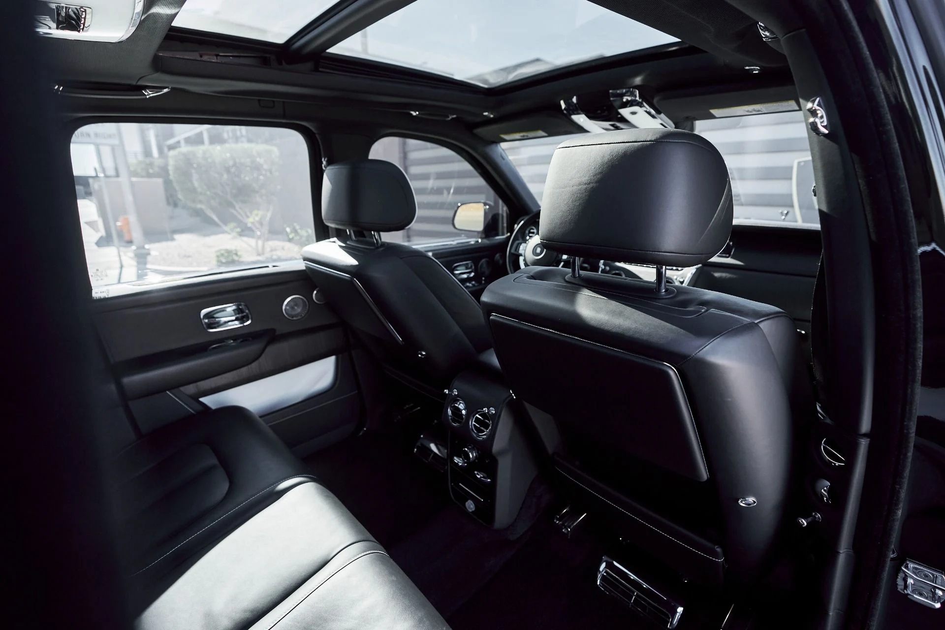 mph043_839842556_Used_2019_Rolls_Royce_Cullinan_Base_1764382714_0118408ea5