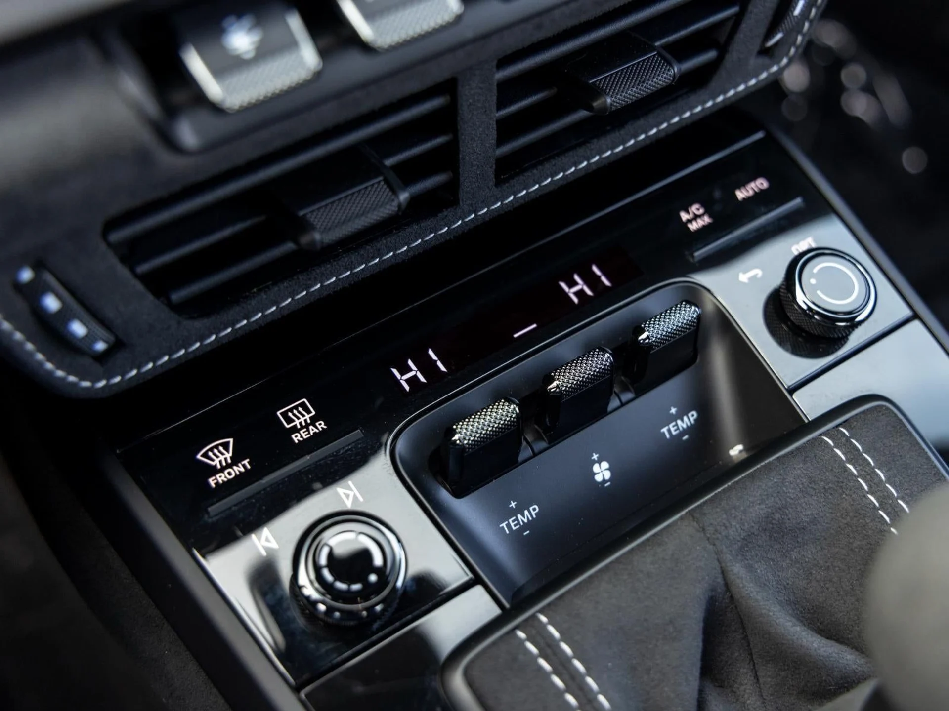 mph043_840668282_44_f12c45ca38