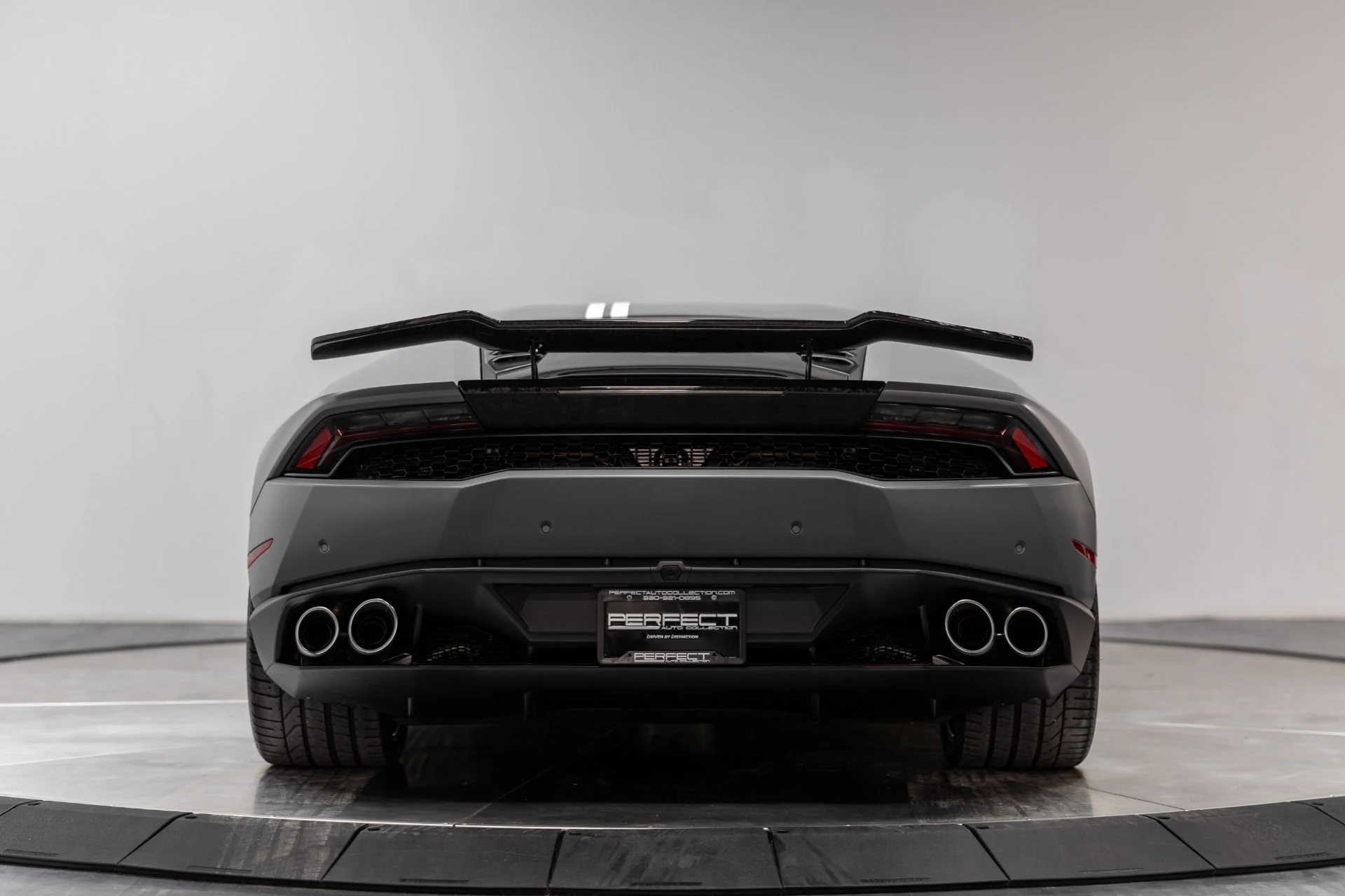 mph043_847232850_Used_2017_Lamborghini_Huracan_1765410503_5d26a1a9a5