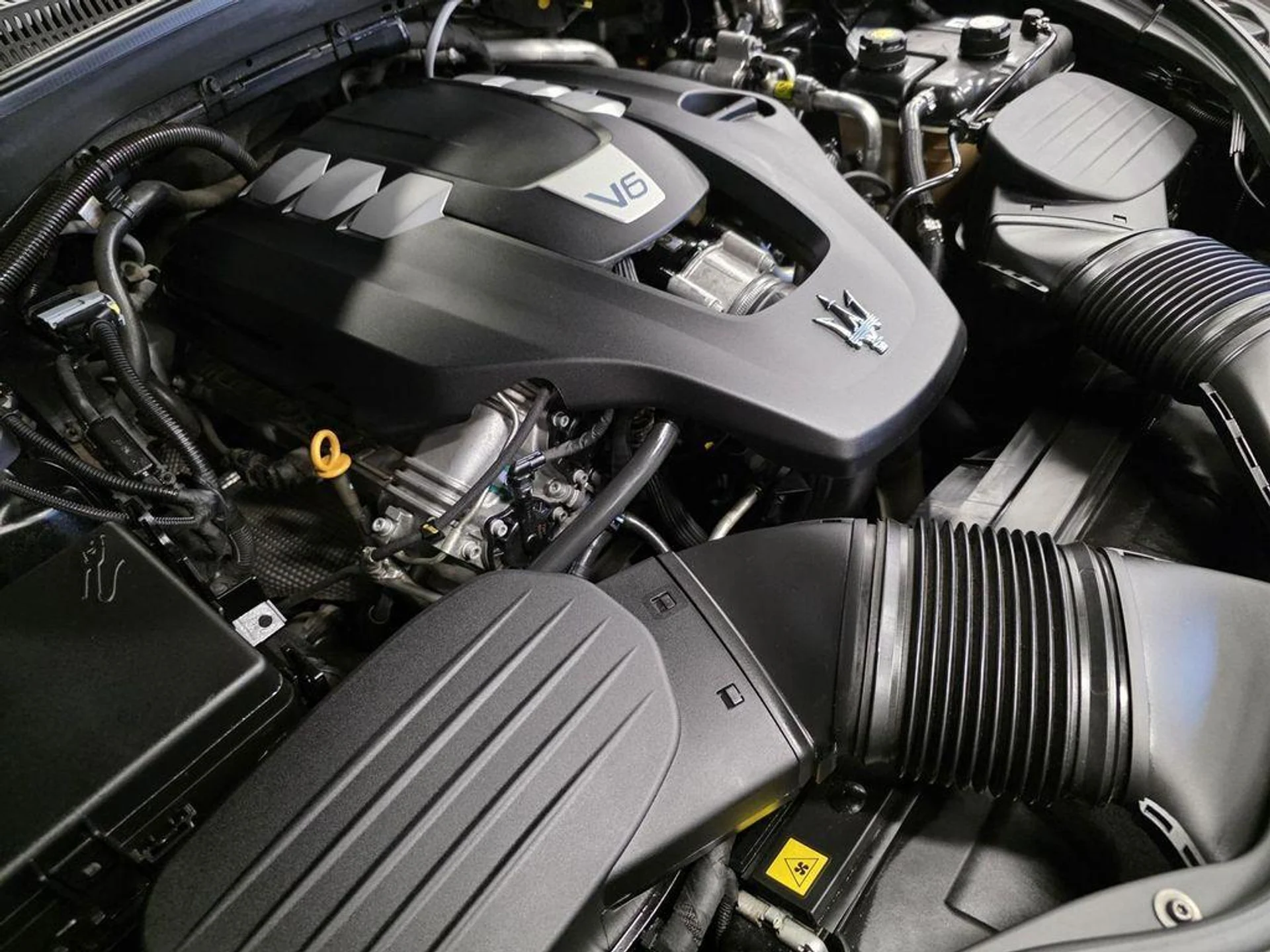 mph043_852881770_g9dm4ape9_I_Ar_Fge4ouwjhk_IQ_2lc_3e75f4b62a