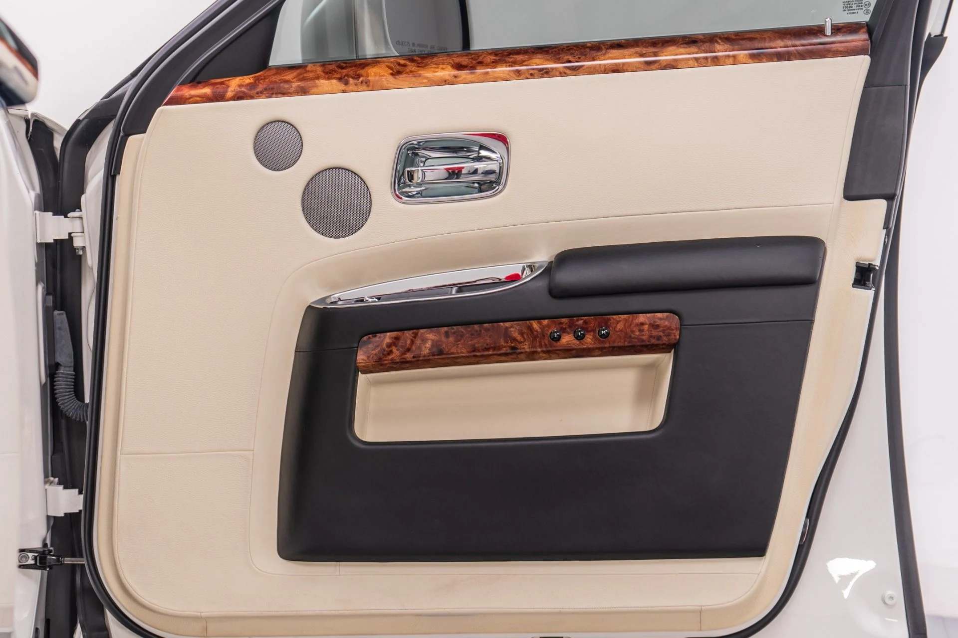 mph043_866698073_Used_2010_Rolls_Royce_Ghost_1777319383_1c9b3ddc25