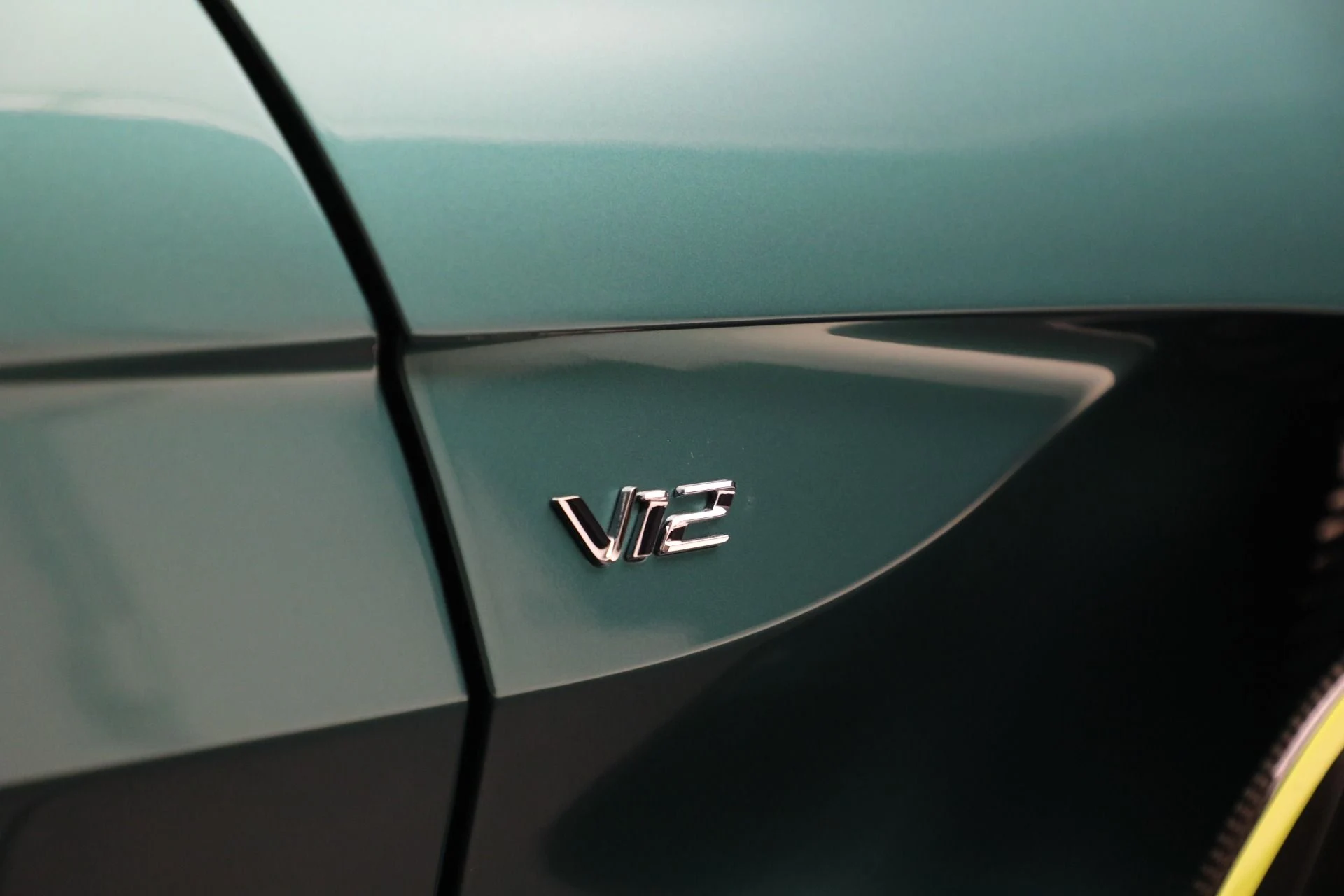 mph043_905545599_Used_2023_Aston_Martin_Vantage_V12_aa0edf7a9f