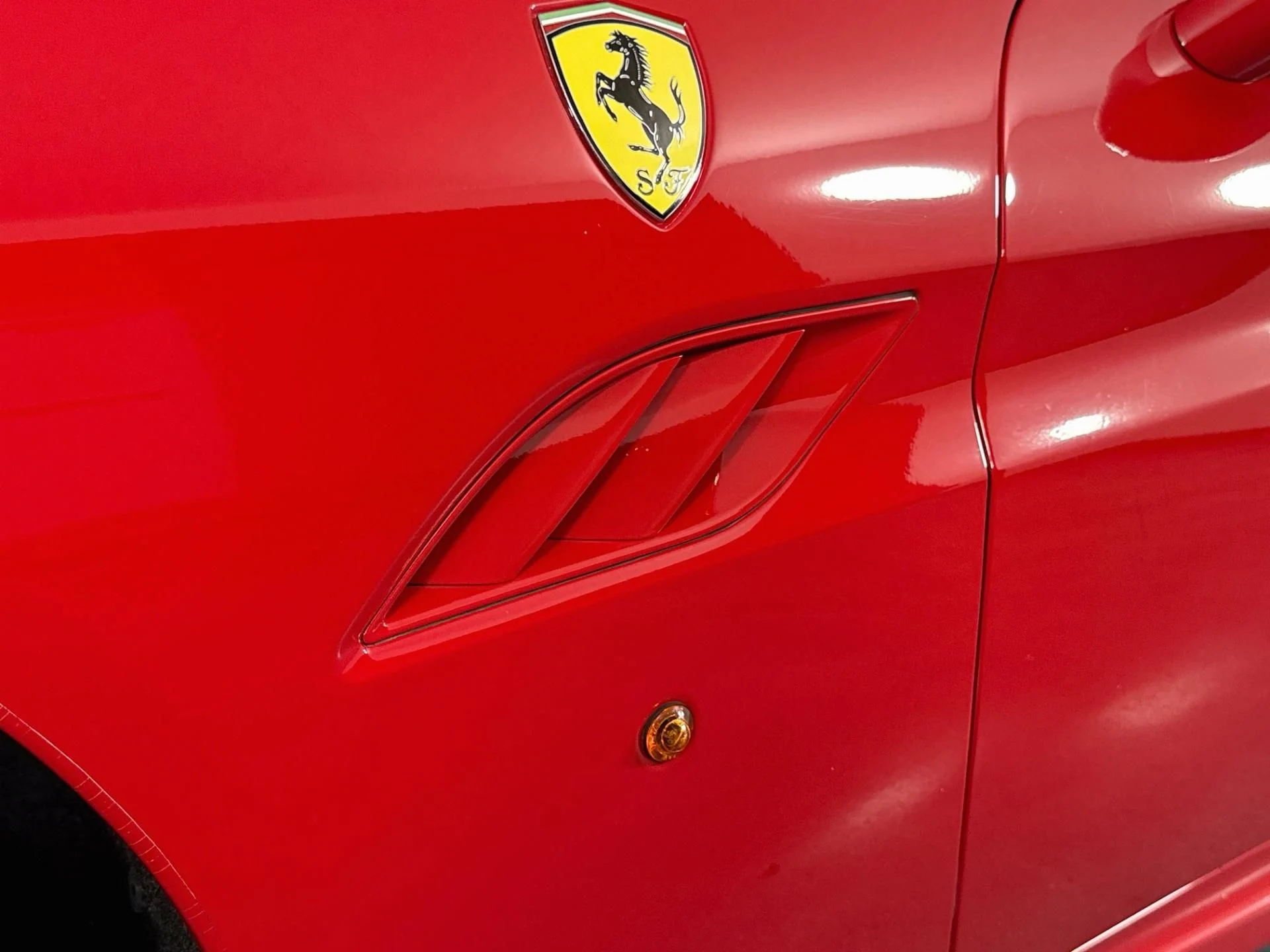 mph043_906530834_Used_2010_Ferrari_California_1790360492_ef9895f444