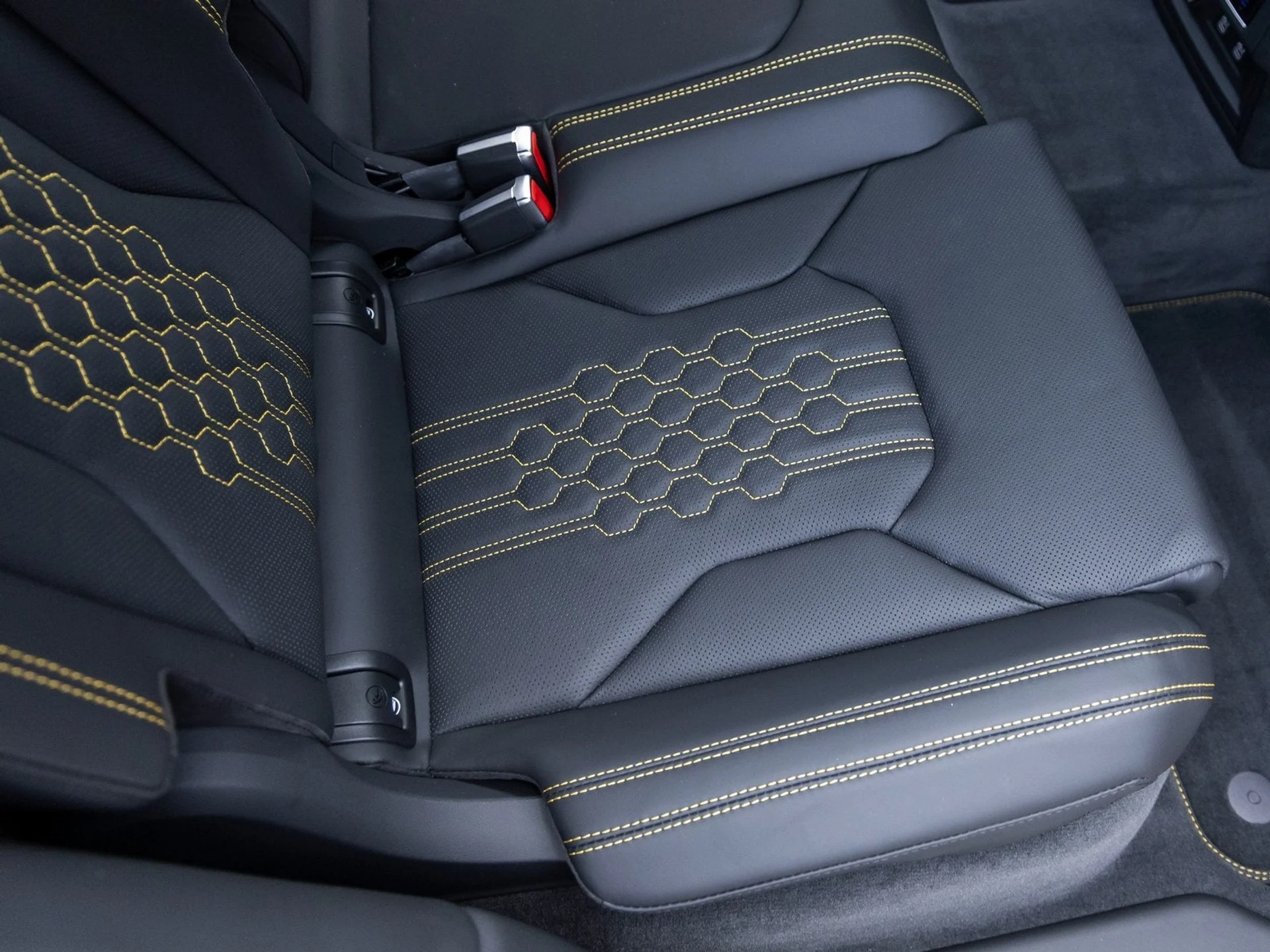 mph043_932670809_44_cc59444c07