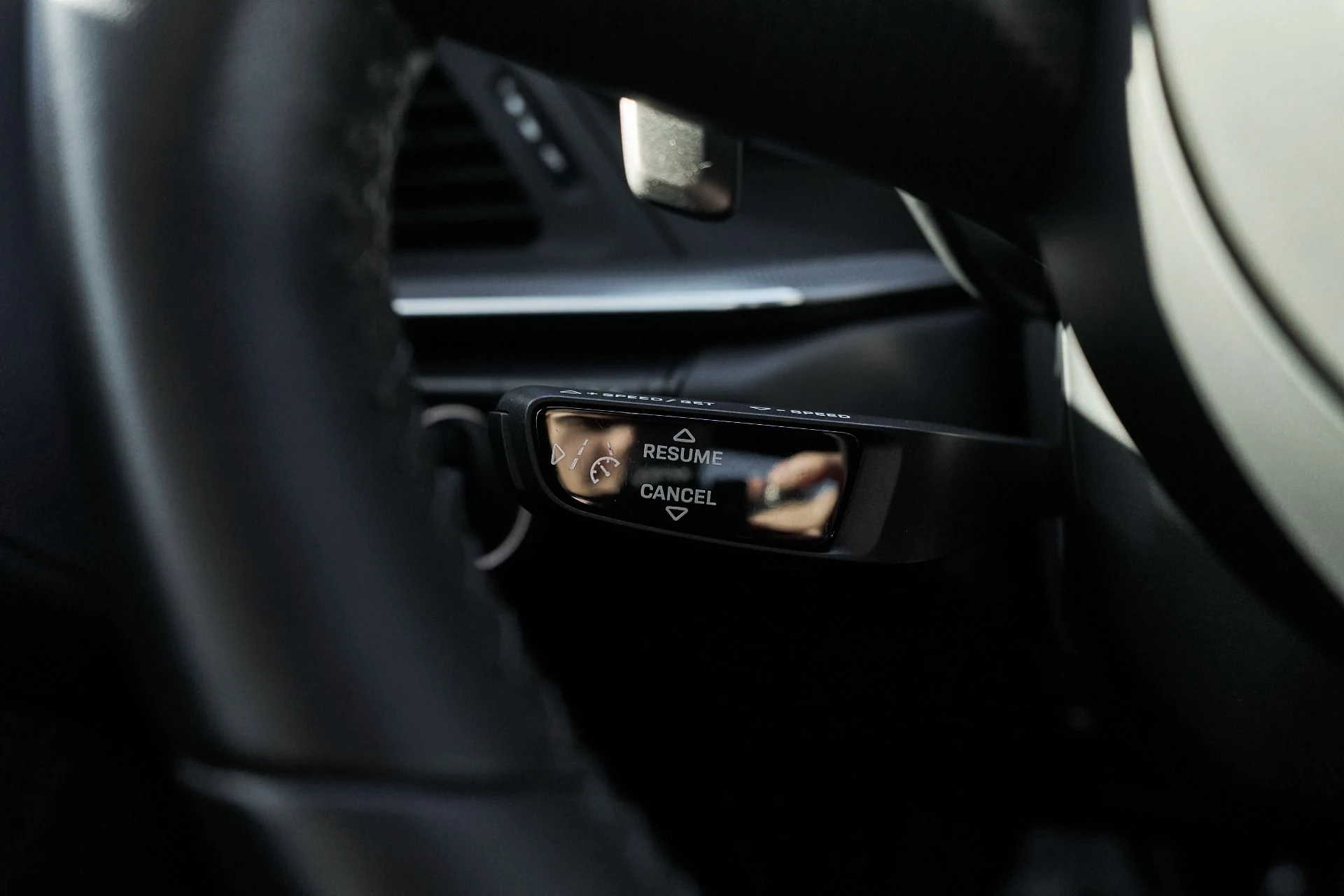 mph043_94315364_Used_2024_Porsche_911_Turbo_1765937829_c5e5ebb6af