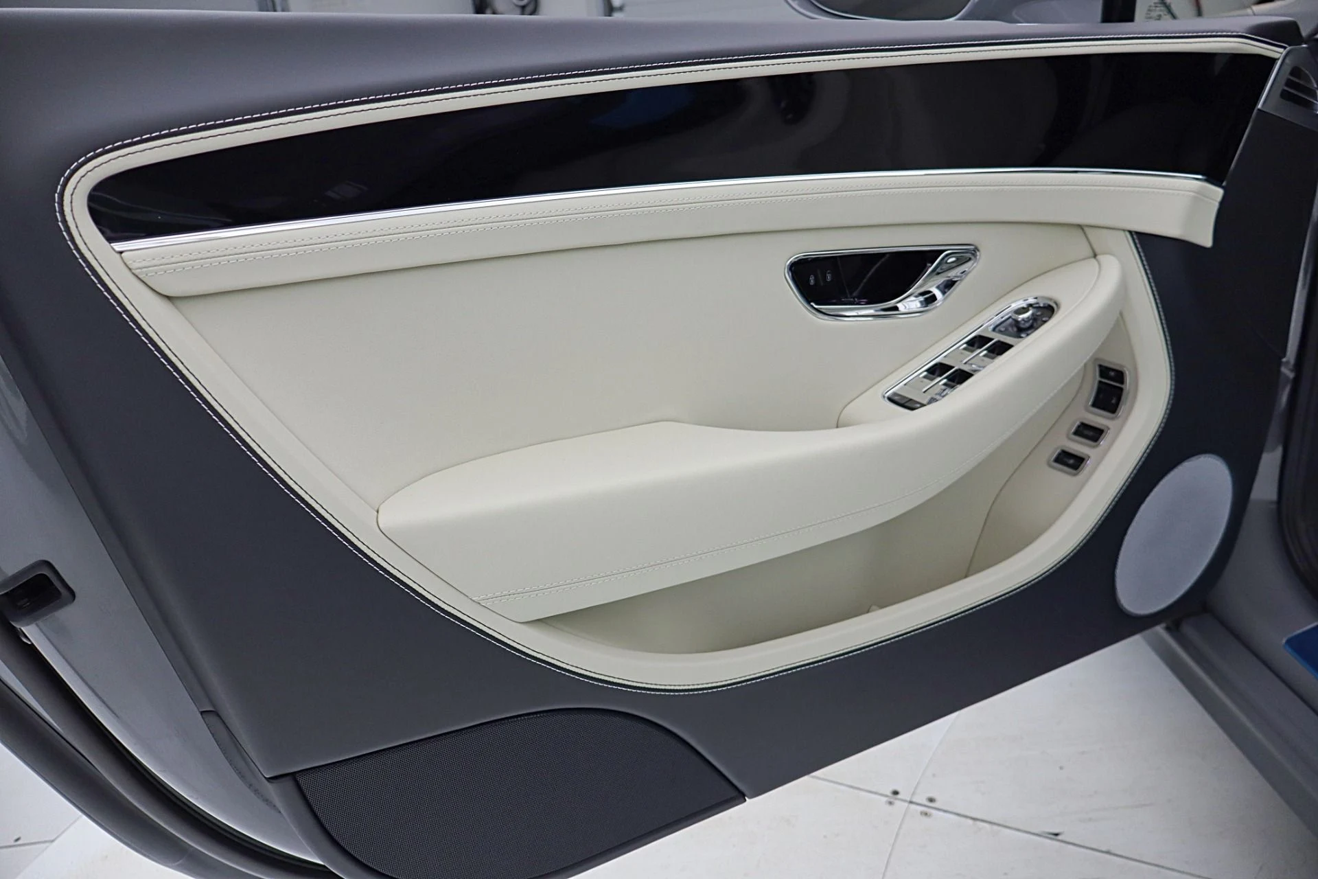 mph043_953263747_New_2026_Bentley_Continental_GT_87b68e4c56