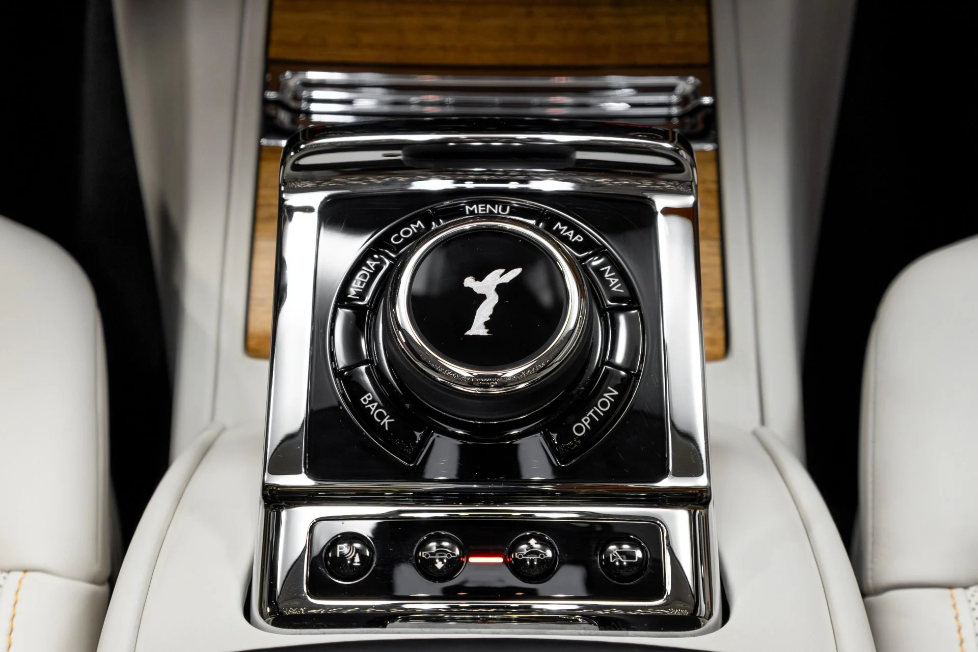 mph043_970794609_Used_2019_Rolls_Royce_Phantom_1770350910_f2369d92e2