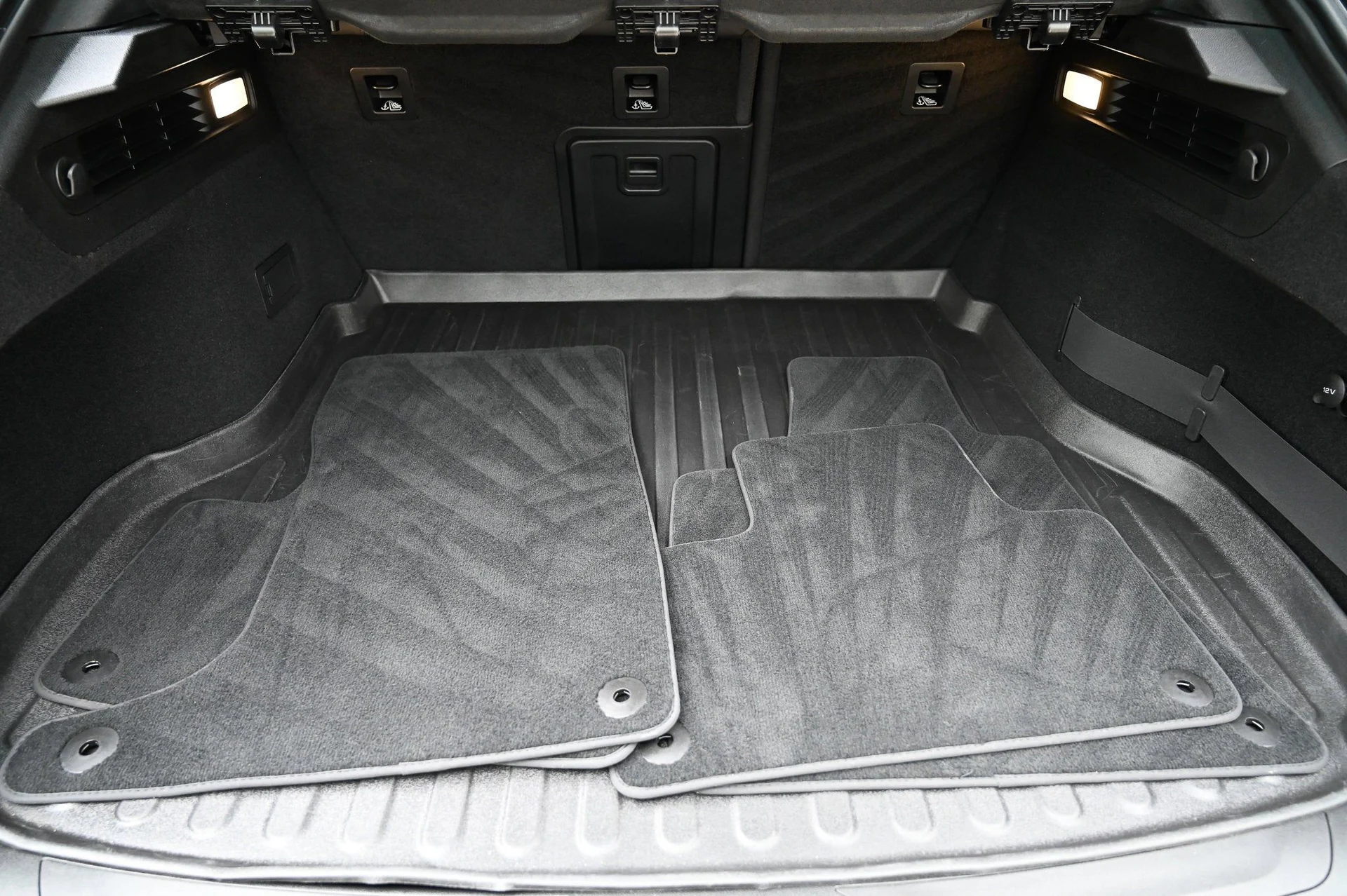 mph043_977120505_bd14ba0f9d884efaa5f9f80298f6c373_f045a974bf