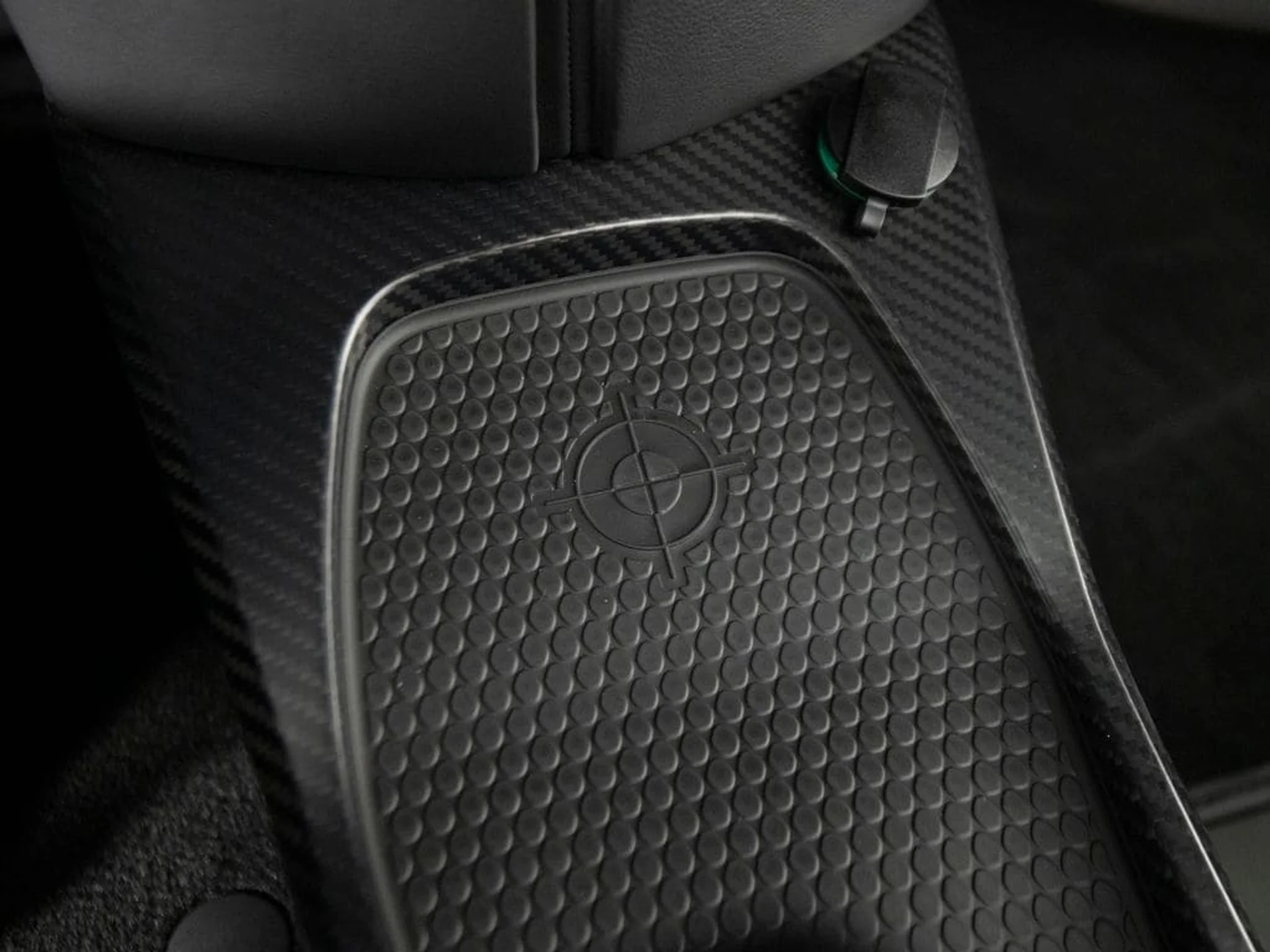 mph043_982810275_be7cc8059cf7ff9147a28f8a7b0bba0ex_700f843c79