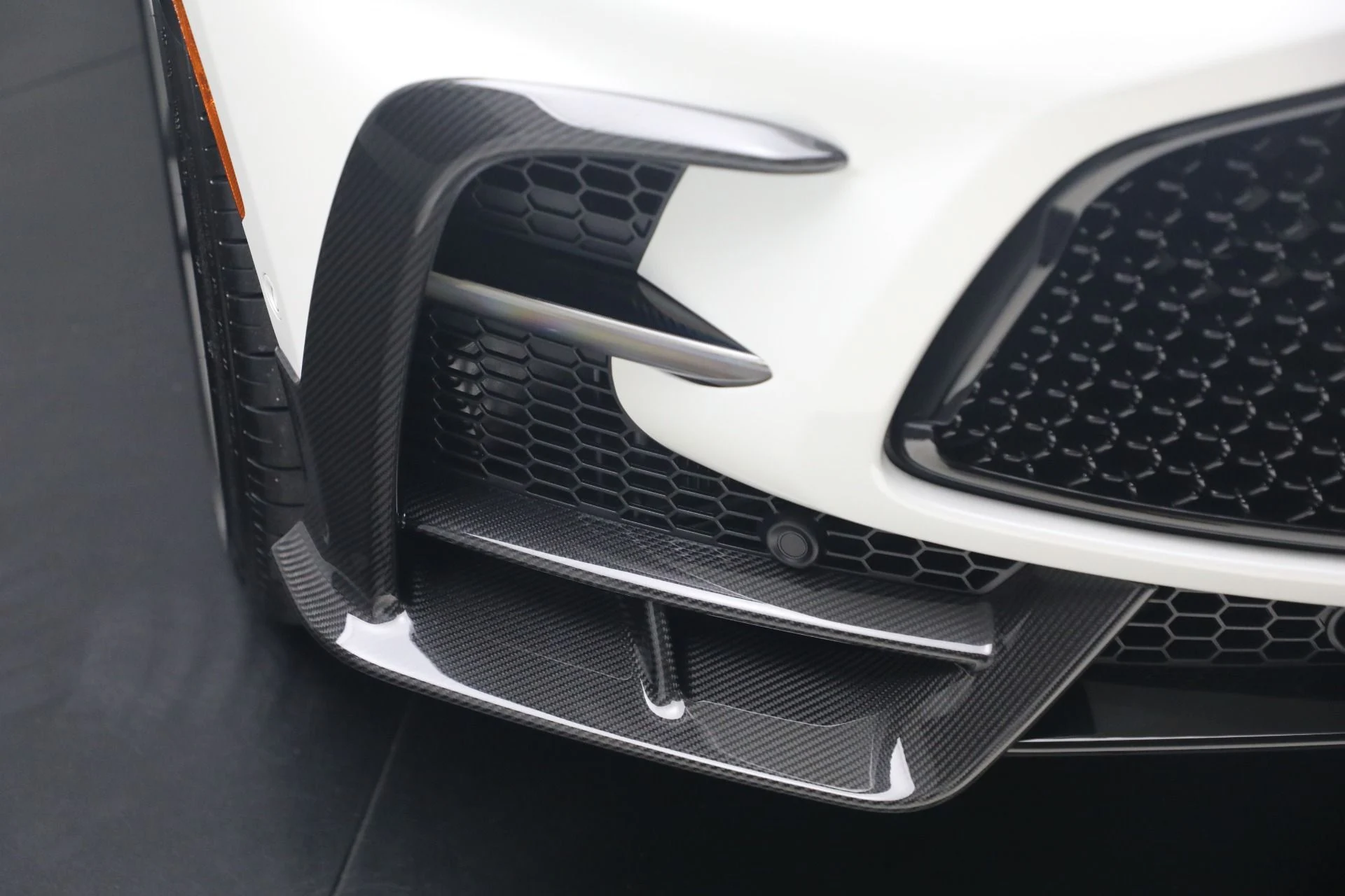 mph043_98384640_New_2026_Aston_Martin_DBX_S_1779888036_abef6920e7