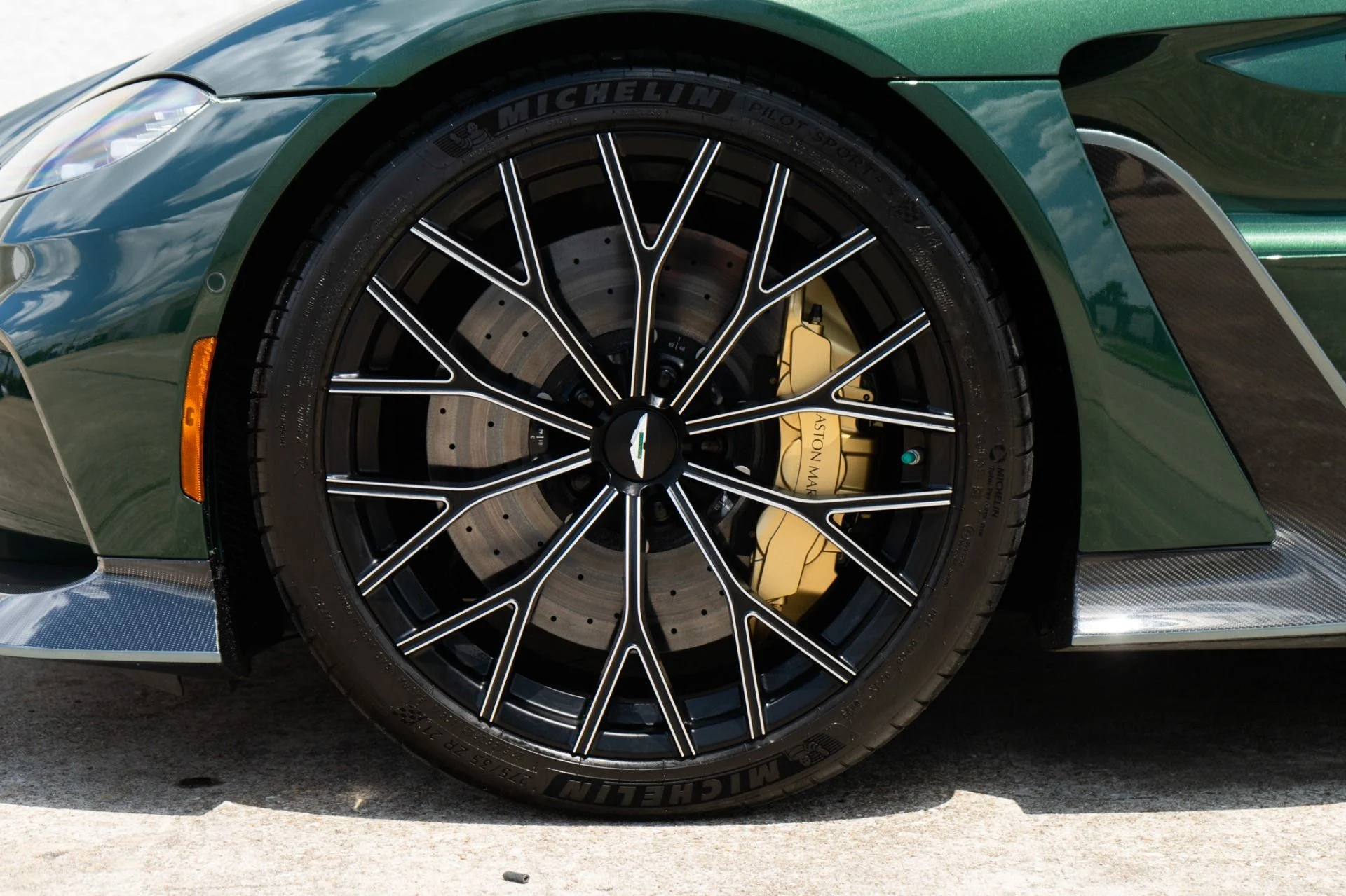 mph043_984794989_Used_2023_Aston_Martin_Vantage_V12_1778619446_93b5e9ff1d