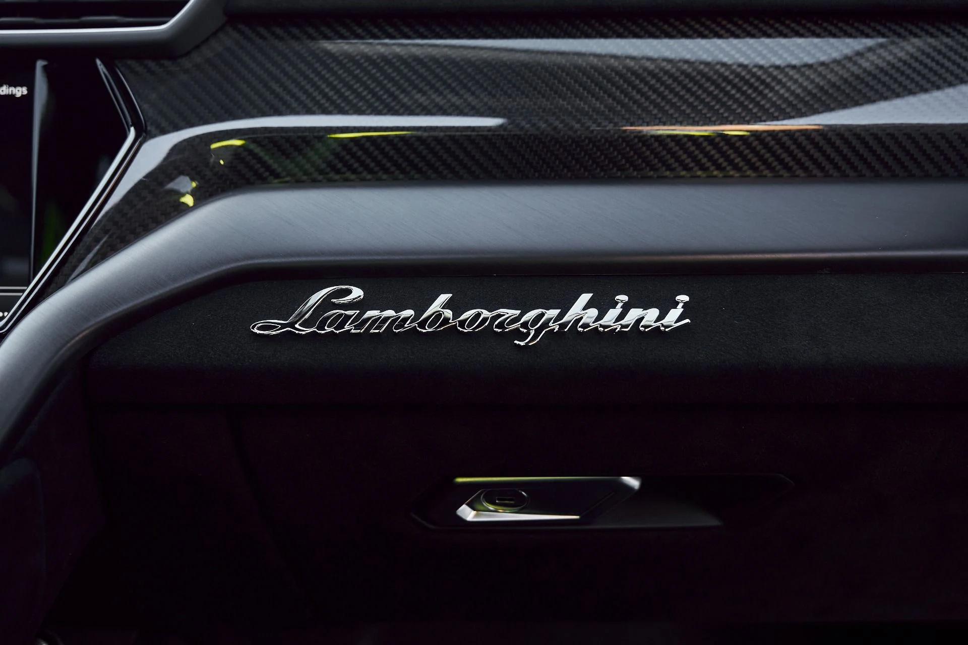 mph043_998985723_Used_2024_Lamborghini_Urus_Performante_1771724633_0a0b2e5ab8