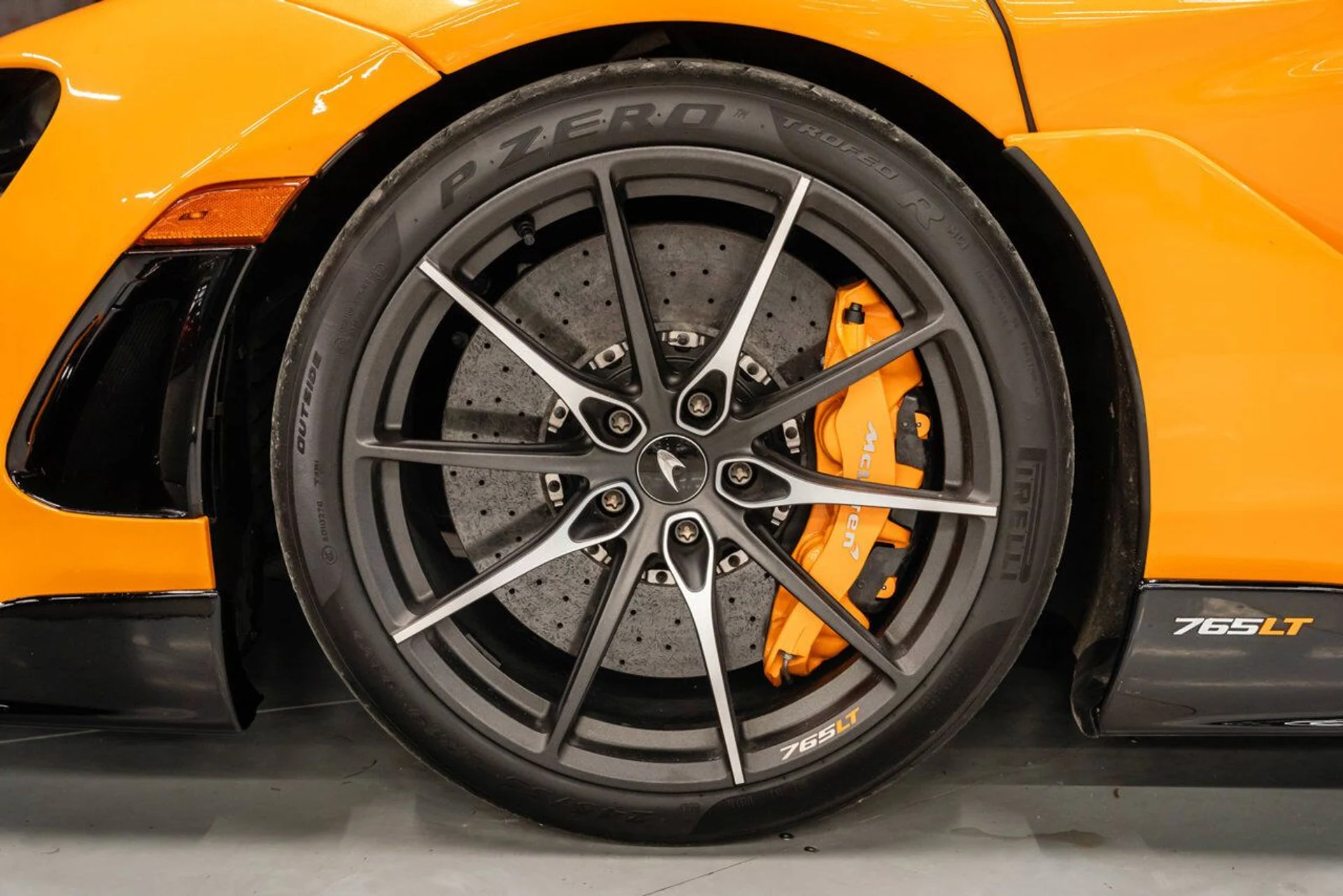 mph044_1029372527_mclaren_765lt_2021_6192e530b6