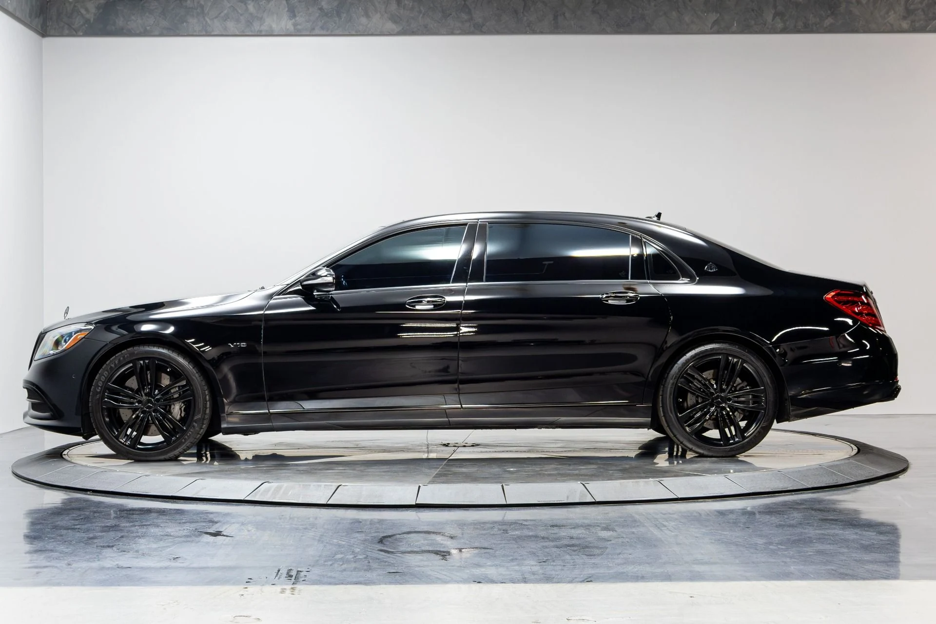 mph044_102977271_Used_2020_Mercedes_Benz_S_Class_Maybach_S_650_1778195689_1d68e37d0b