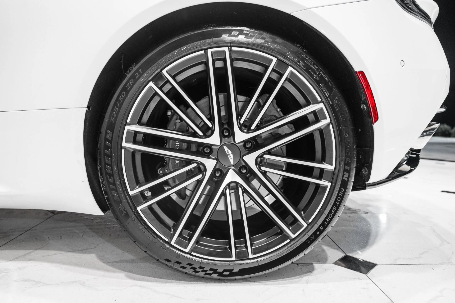 mph044_1031146048_Used_2024_Aston_Martin_DB_12_V8_COUPE_1784304834_69daca0844
