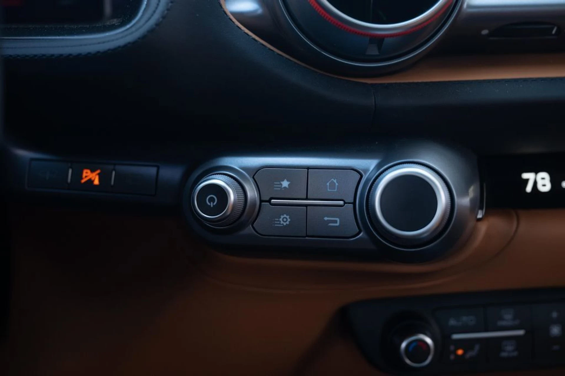 mph044_1043075249_2f95d0c6477e4fccad2f8a6ff652ee05_423c5d03f5