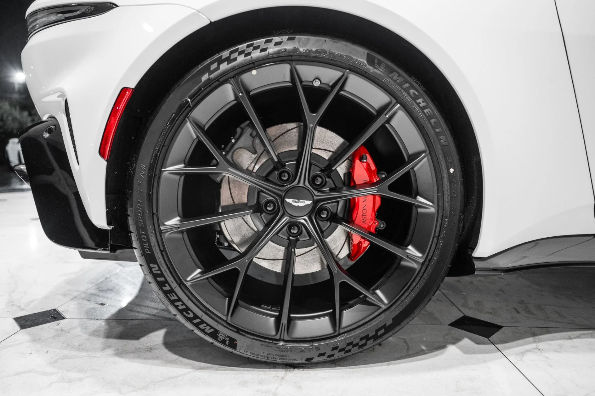 mph044_1067277351_New_2026_Aston_Martin_Vantage_S_1784733238_eaf2eab371