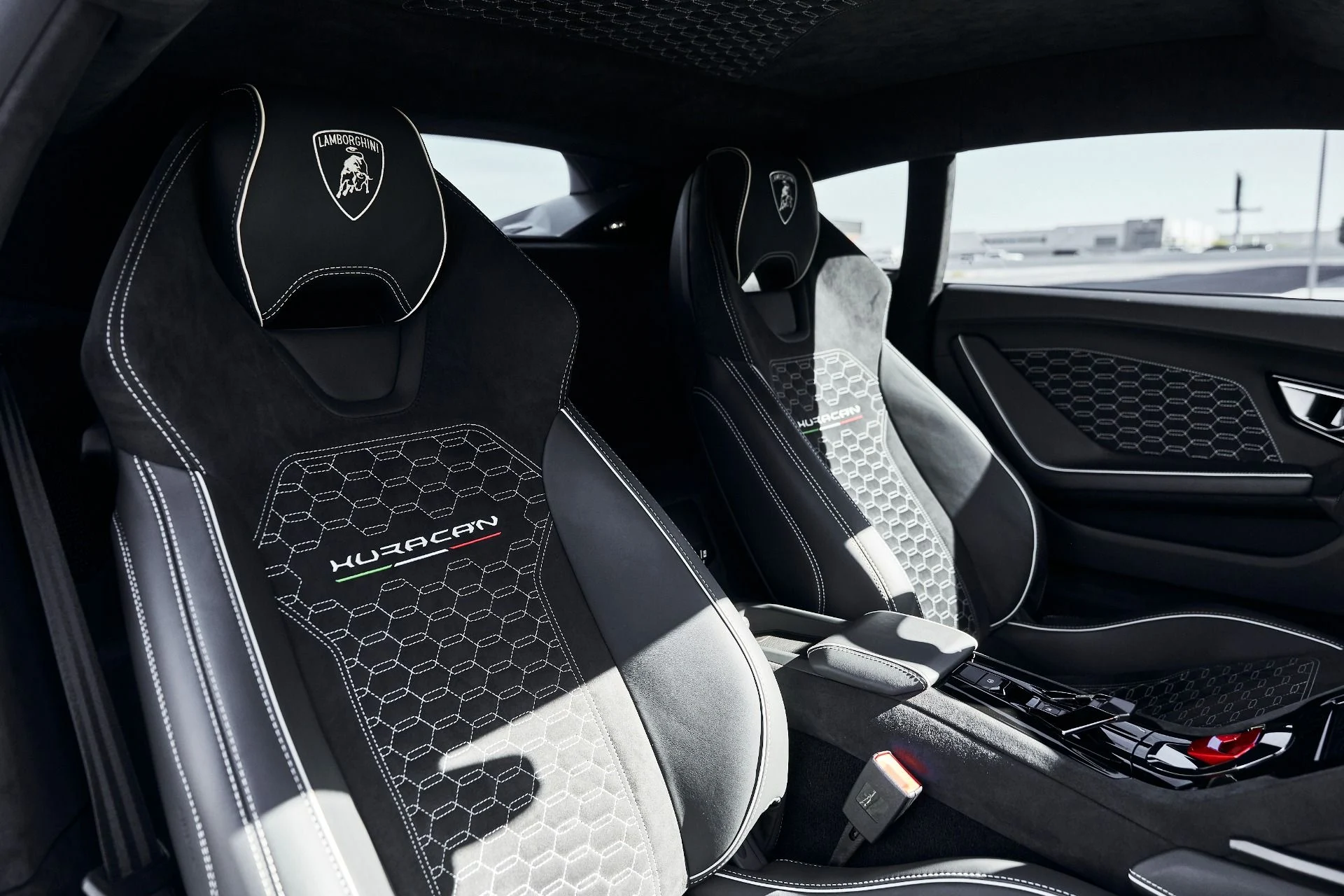 mph044_1070156294_Used_2023_Lamborghini_Huracan_Tecnica_Base_1774403225_6b393fda63