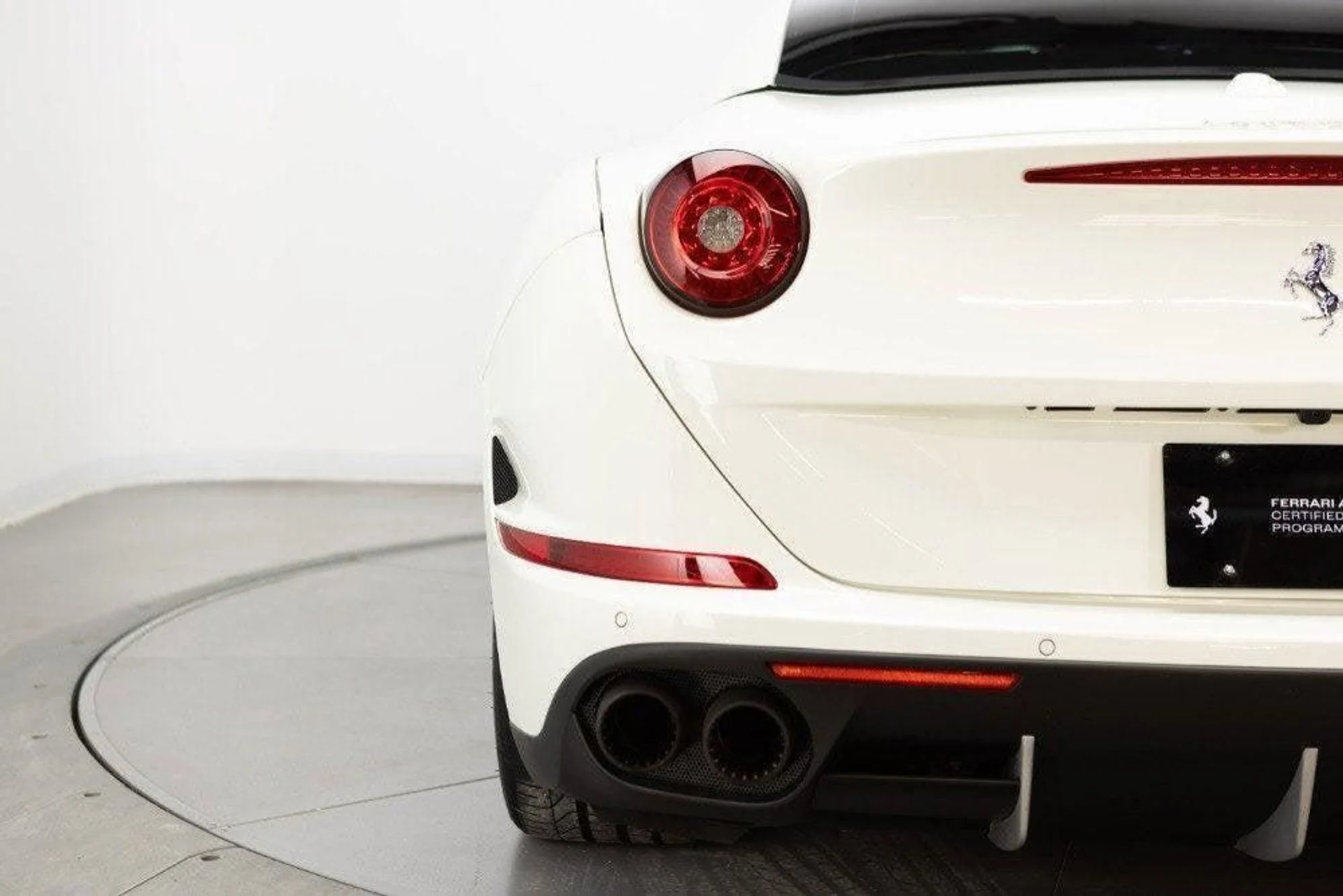 mph044_1087486442_Used_2016_Ferrari_California_T_1777368222_27c9228b0c