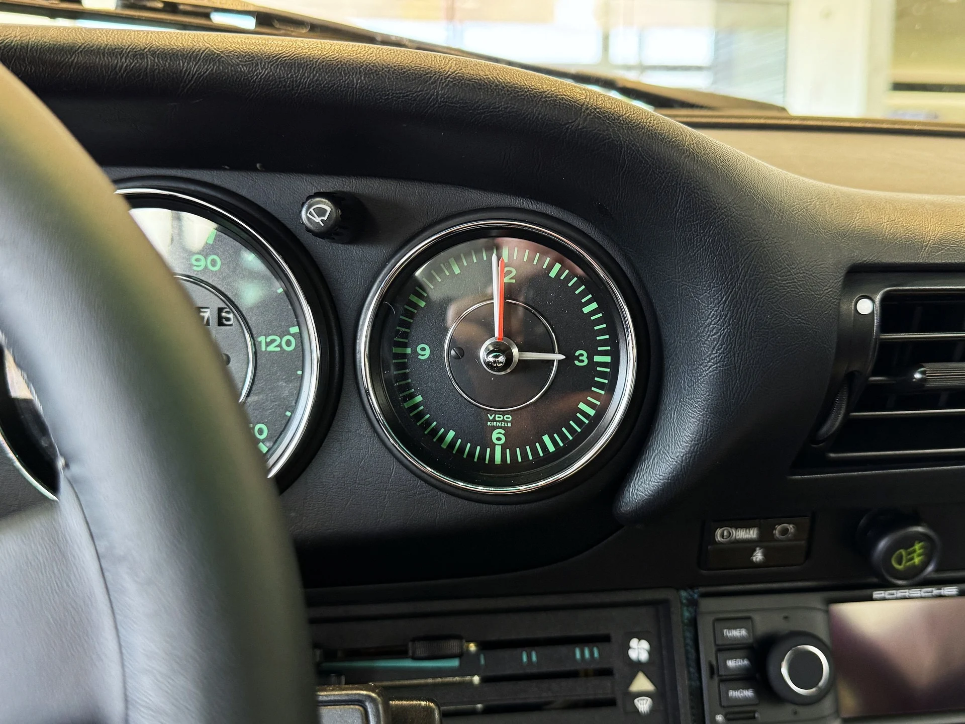 mph044_1090462189_8b5cad155fadfd74278bd5bf67b50b4ax_bd2a190a41