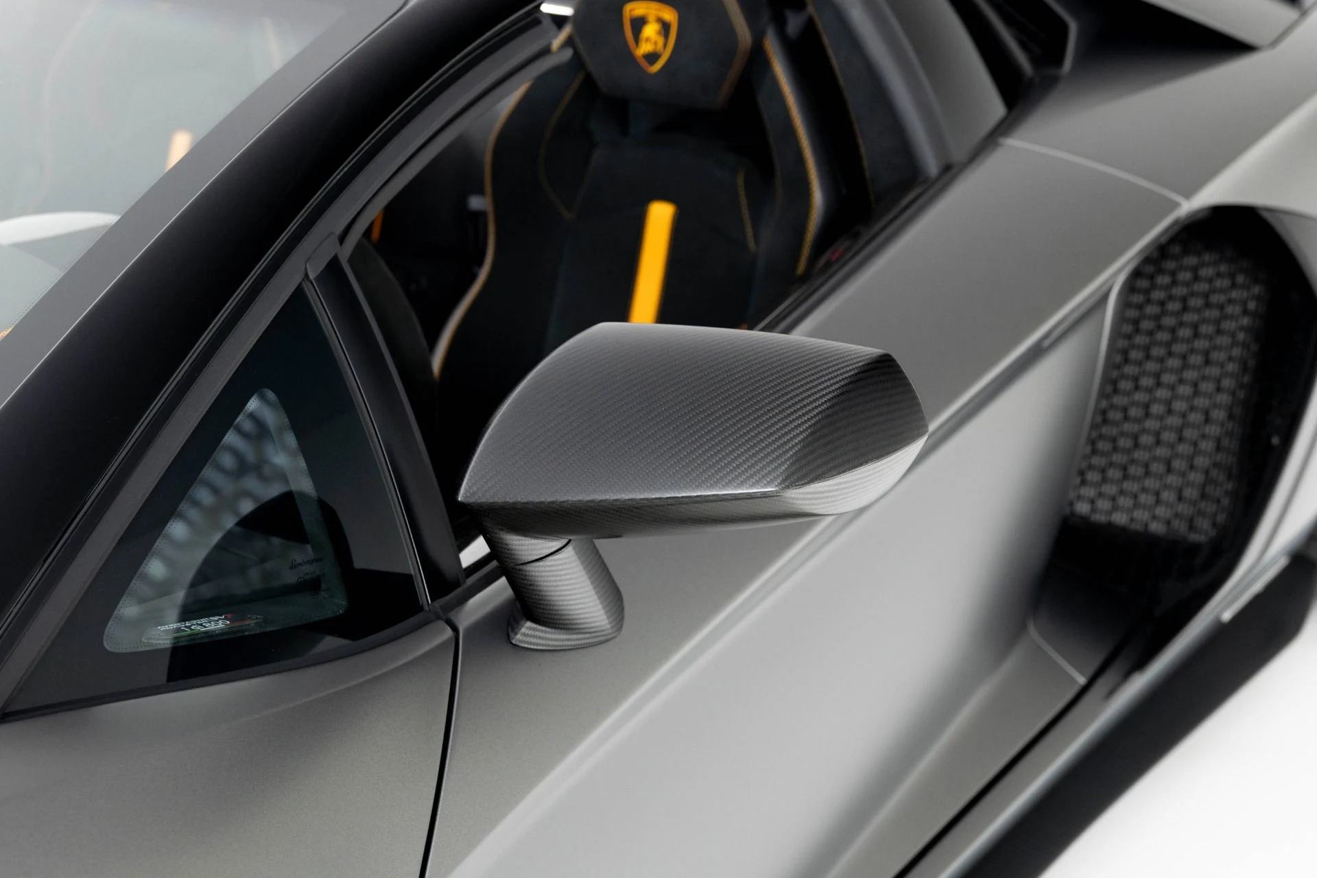mph044_1094814225_Used_2020_Lamborghini_Aventador_SVJ_1759430135_402f187d7e