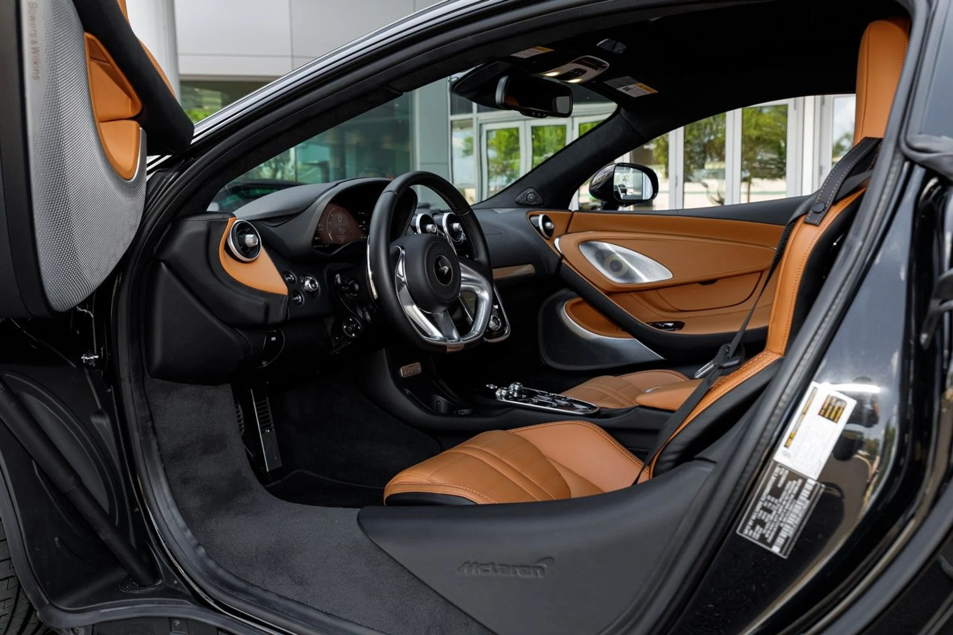 mph044_1101465923_470_p45_l_5ef8fc1e33