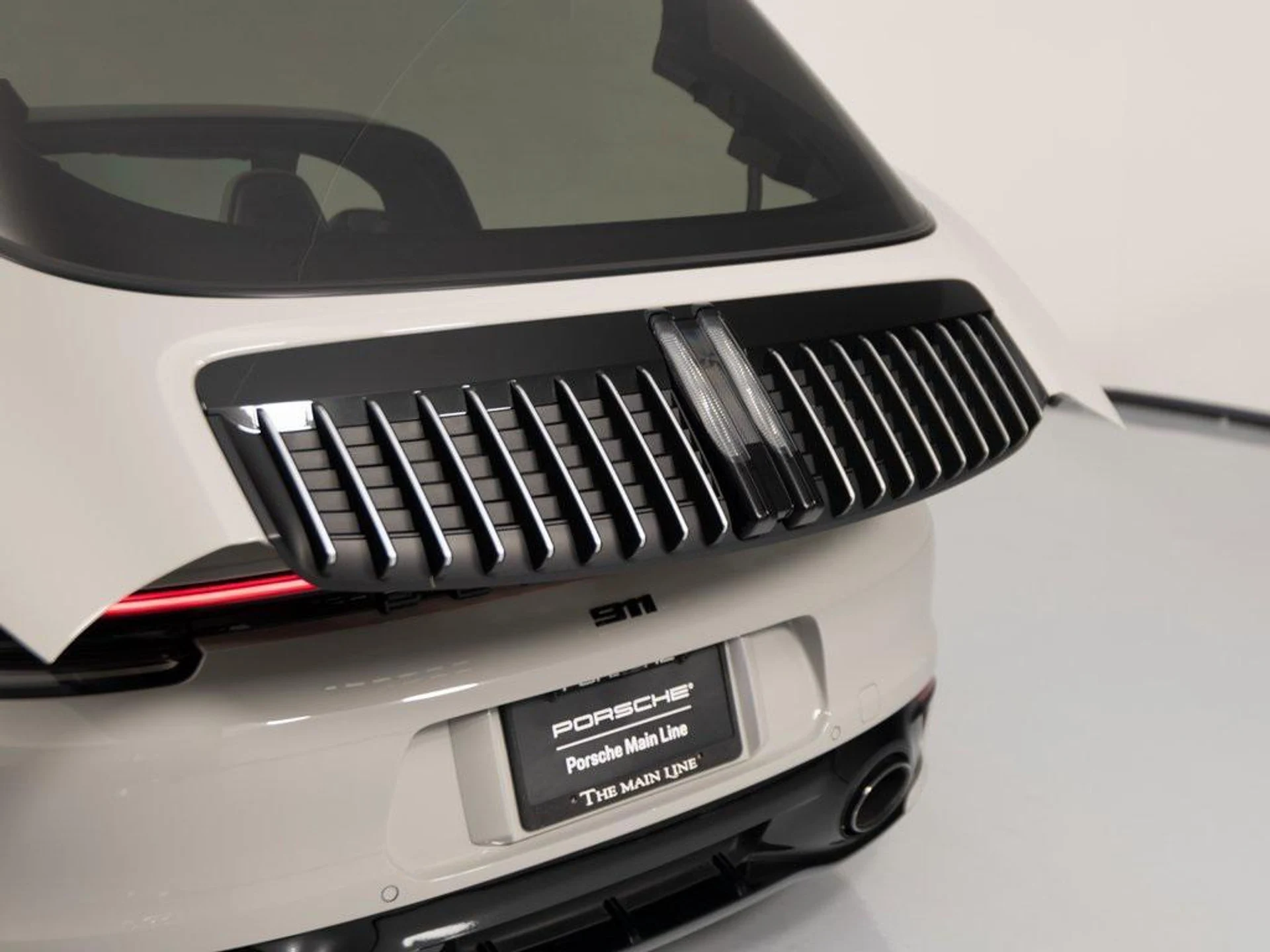 mph044_1104225551_E1r_M_Hutsj_OQMO_x_C9owp_SC_2_T8_Fc_5e5e6a2fd8