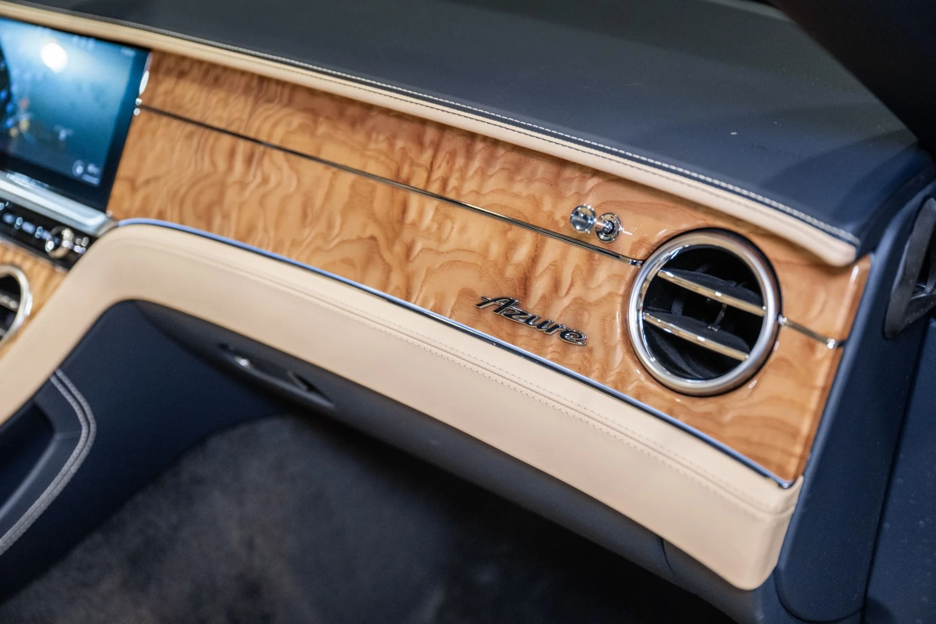 mph044_1120390123_Used_2023_Bentley_Continental_GTC_V8_1772126417_7238e1756c