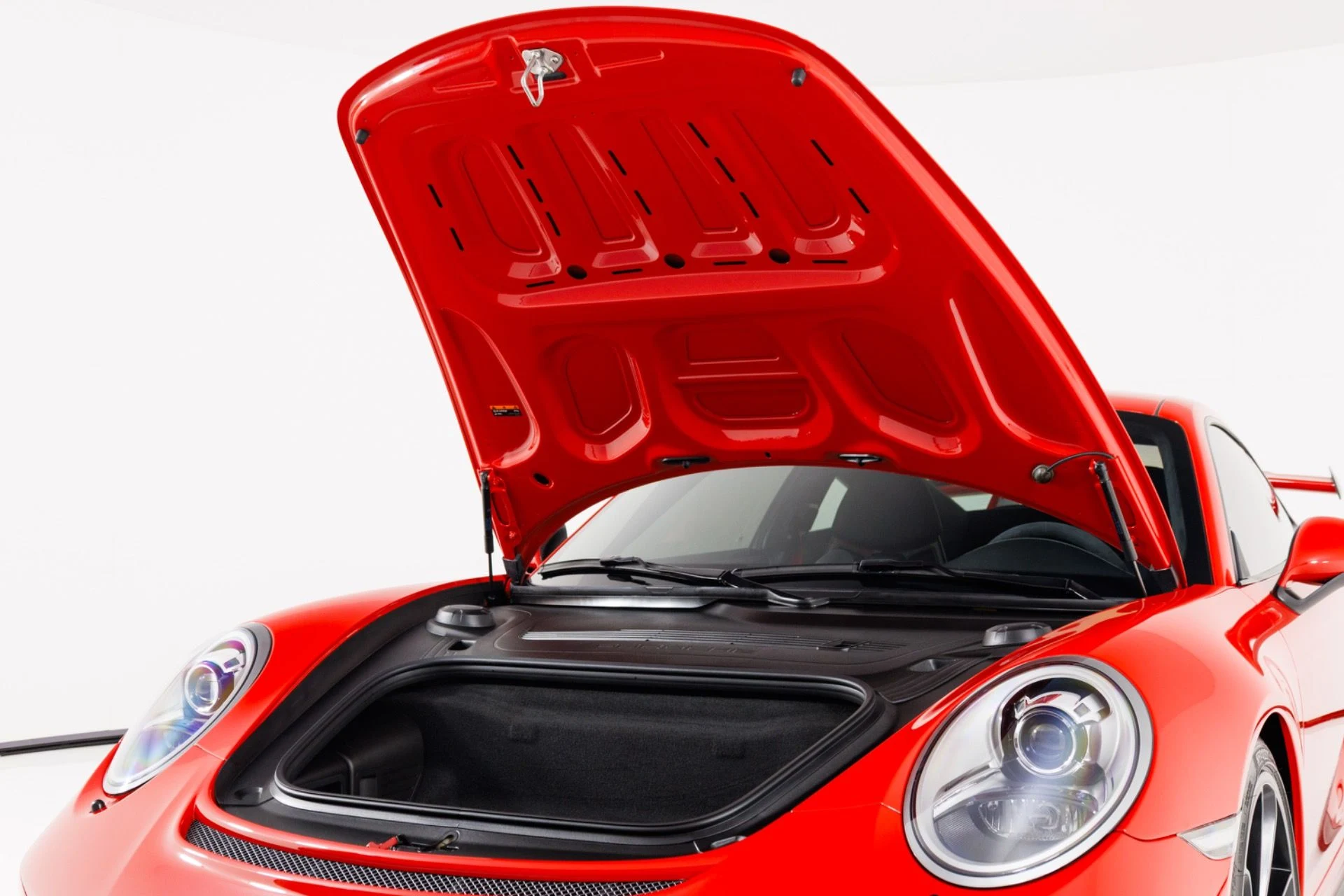 mph044_1125973490_Used_2018_Porsche_911_GT_3_1782237126_419b99b0b0