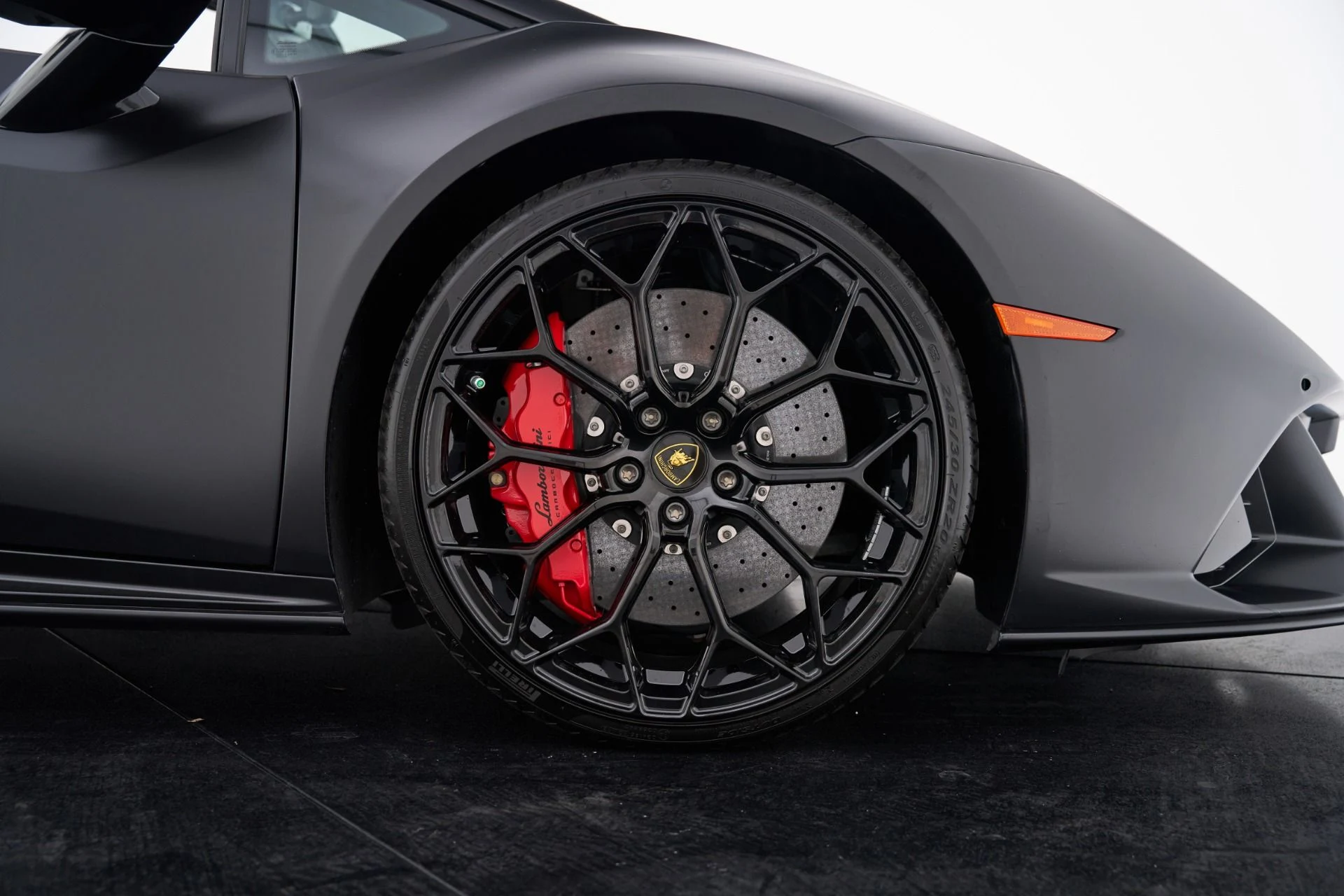 mph044_1126668760_Used_2022_Lamborghini_Huracan_EVO_Base_1792542181_8e13d38f23
