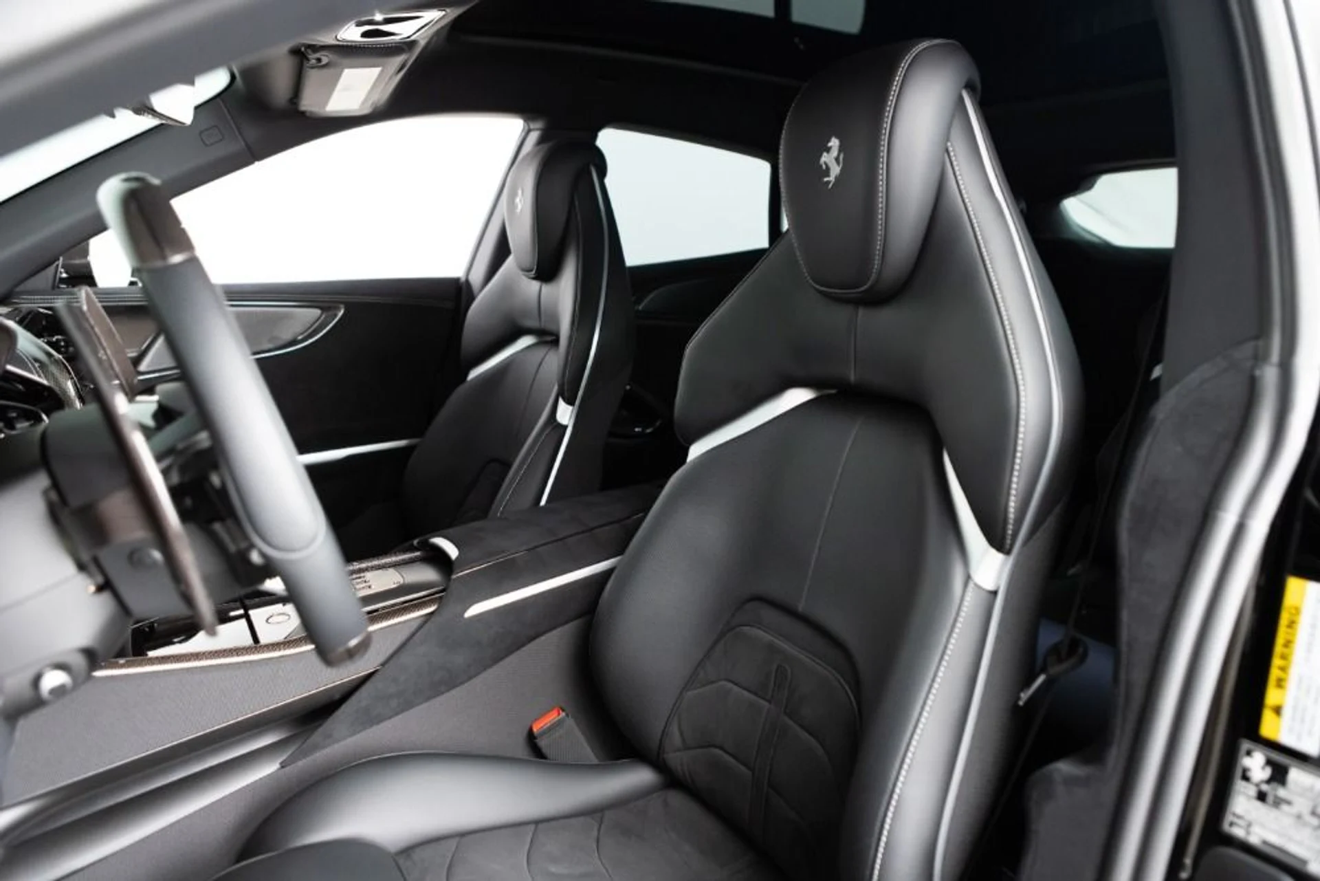 mph044_1137077776_Used_2025_Ferrari_Purosangue_6d4afe998e