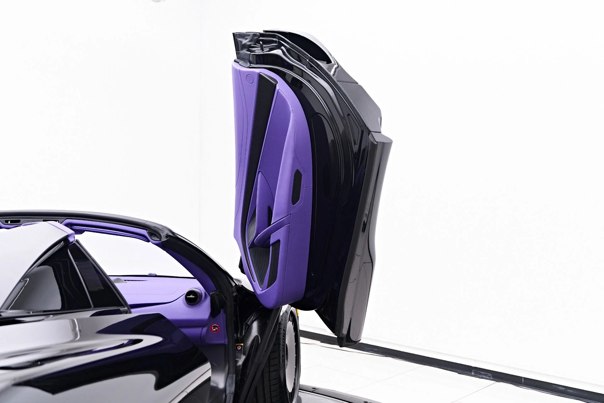 mph044_1147011581_Used_2022_Mc_Laren_765_LT_Base_1753480618_f30a9098ef