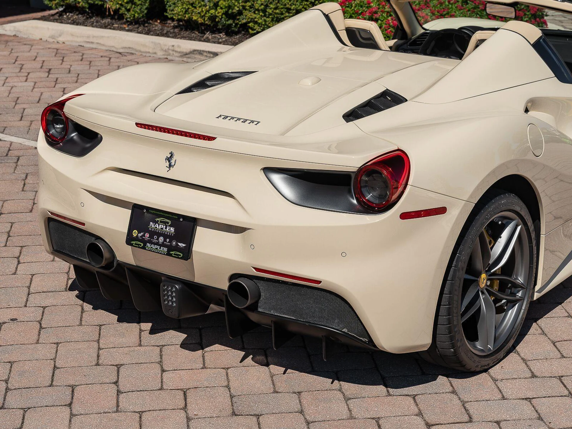 mph044_1163671538_Used_2016_ferrari_488_Spider_2dr_Conv_1785783818_942cc4308a