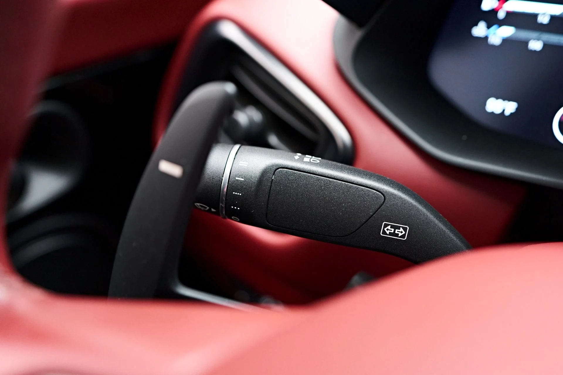 mph044_1168563764_Used_2021_Aston_Martin_DBS_Superleggera_1720056677_602565bb9e