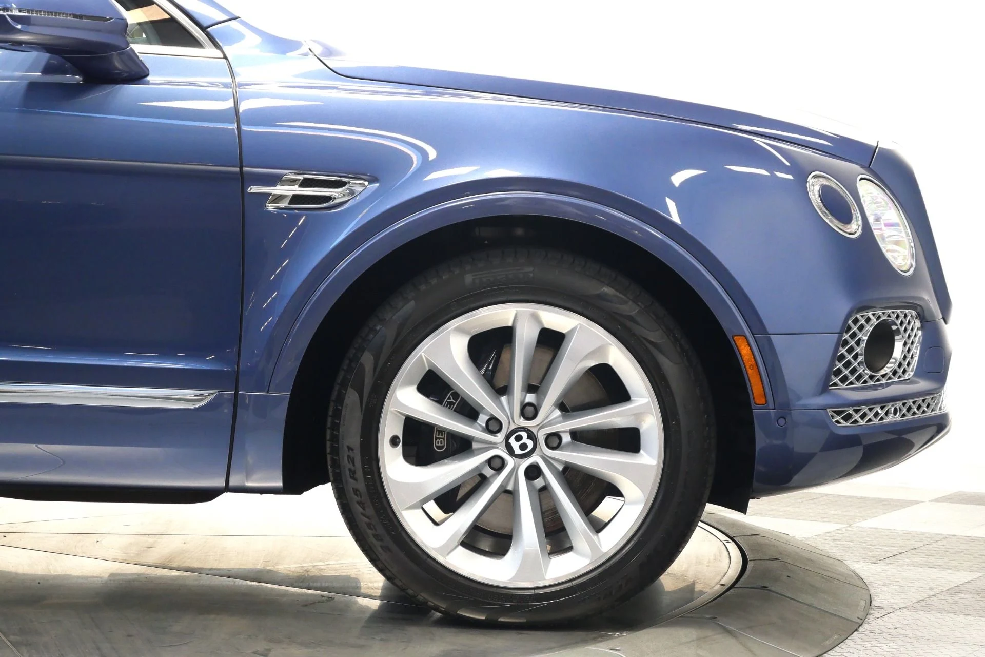 mph044_116983905_Used_2018_Bentley_Bentayga_Onyx_Edition_W12_Touring_Specification_Front_Seat_Comfort_Specification_1772647427_a07fb33ce6