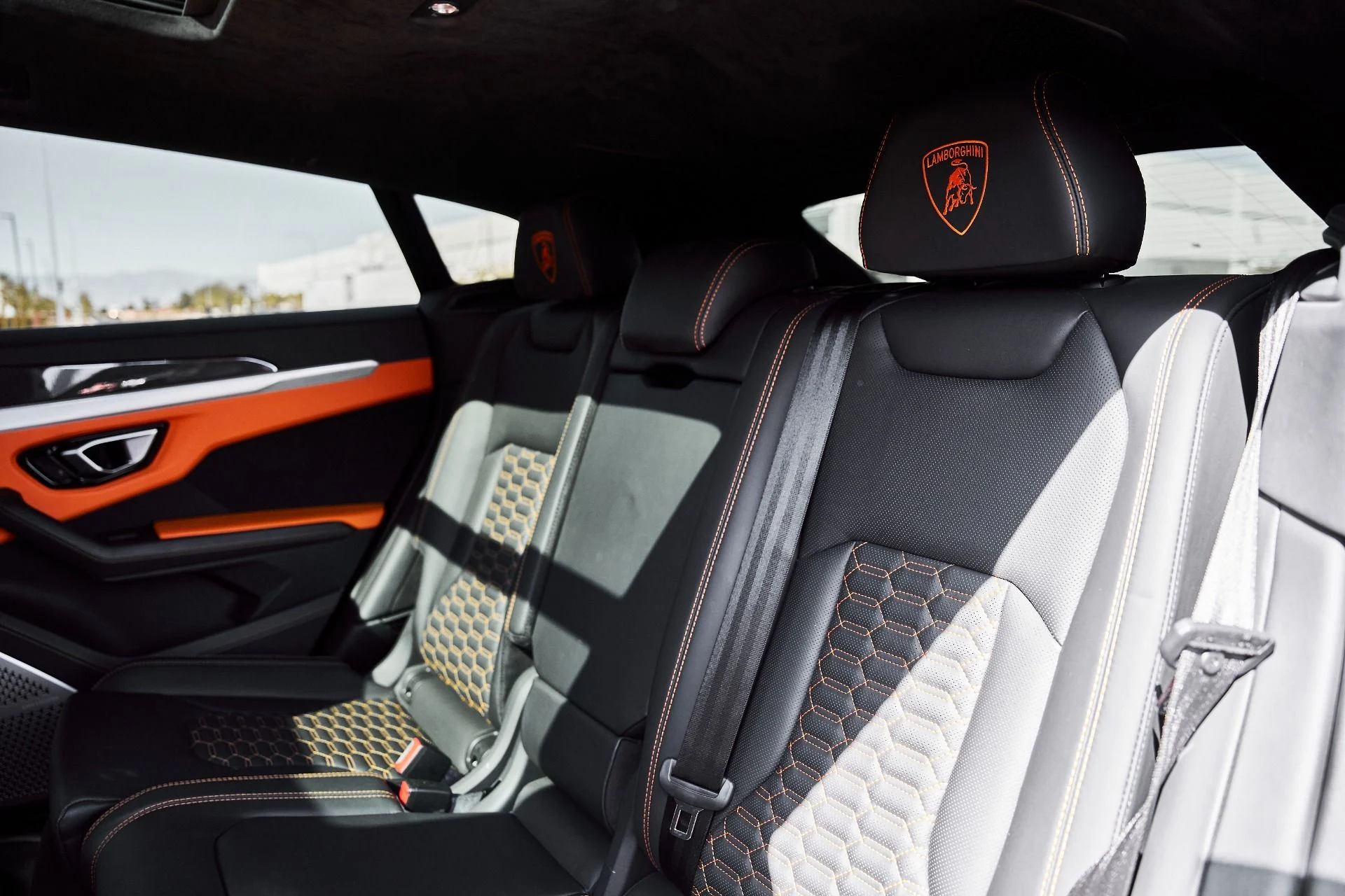 mph044_1171326199_Used_2022_Lamborghini_Urus_1778204455_204117ee63
