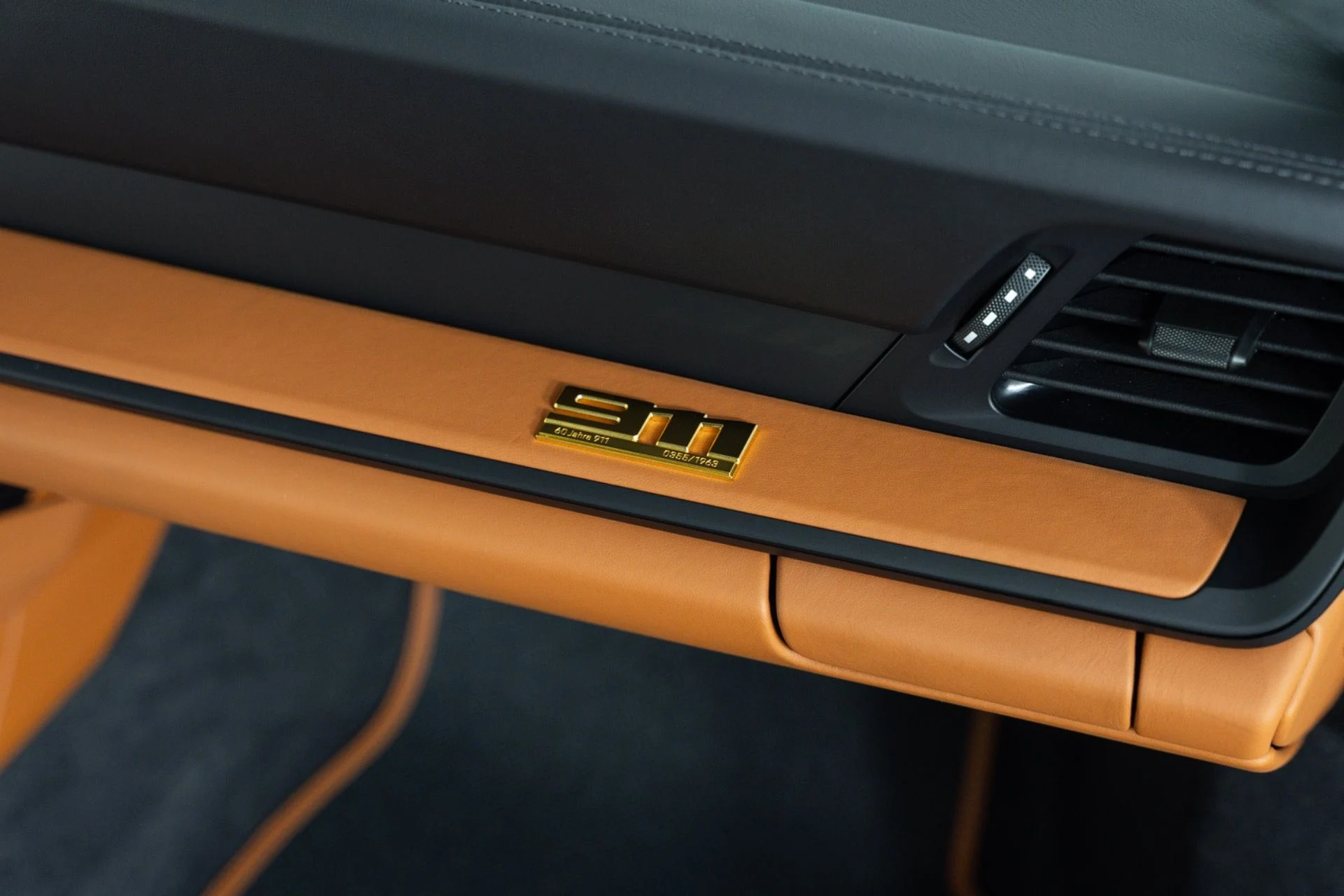 mph044_1175718622_Used_2024_Porsche_911_ST_1791913202_7a29136809