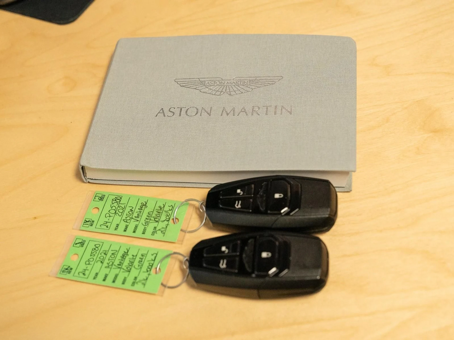 mph044_1177029675_Used_2021_Aston_Martin_Vantage_1753207590_7c817a947f