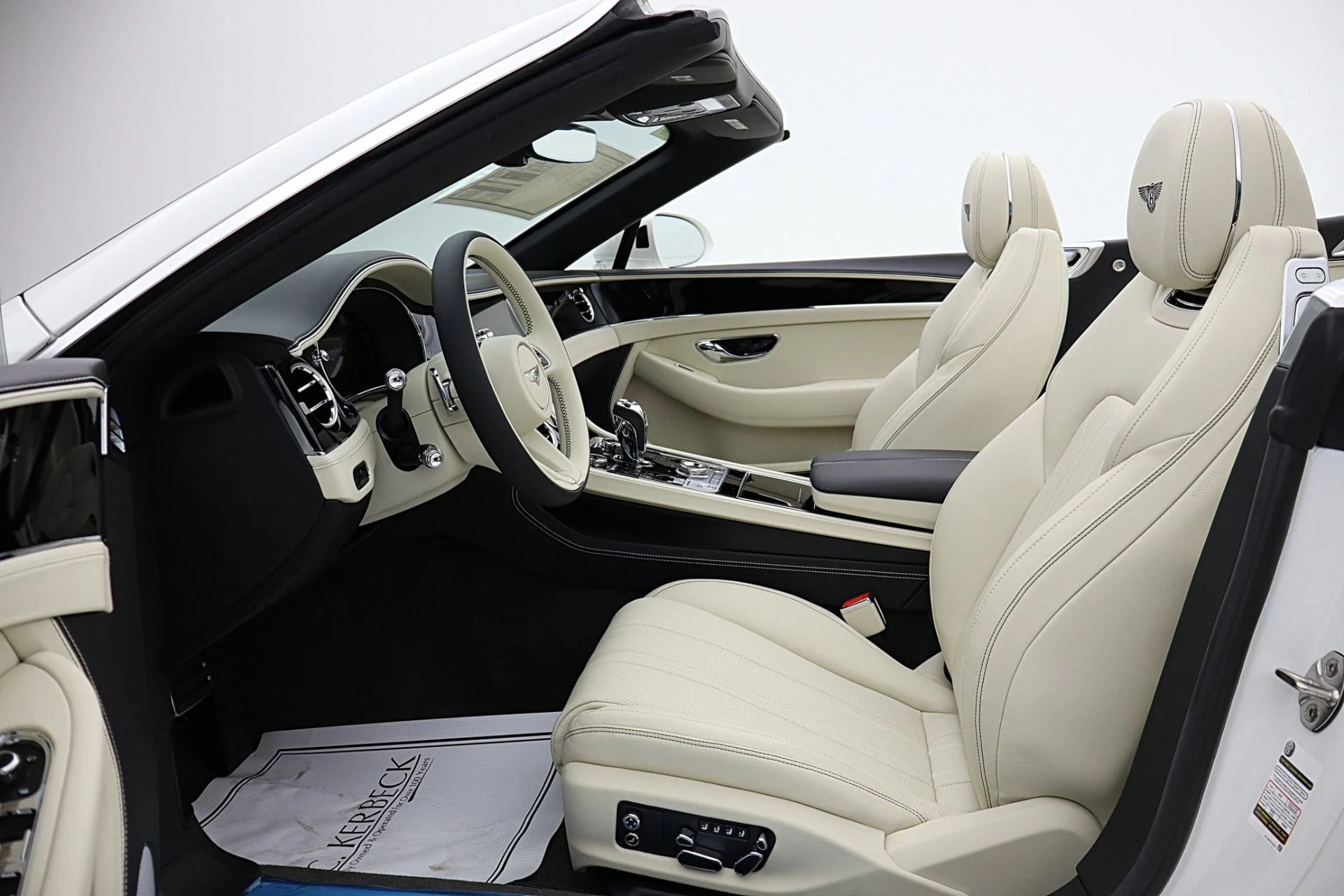 mph044_1179154976_New_2026_Bentley_Continental_GTC_d974c4a553