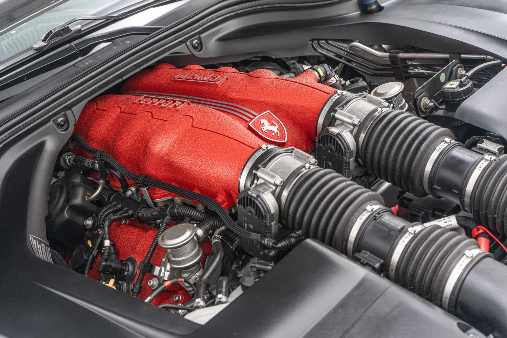 mph044_1179194040_Used_2013_Ferrari_California_1756329432_34dd5f64bc