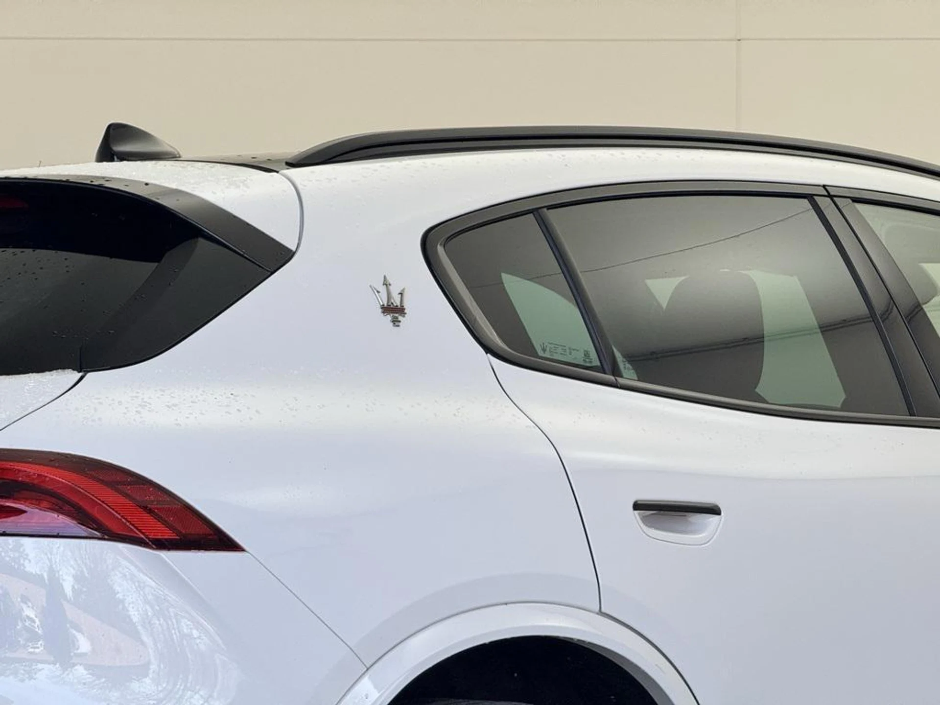 mph044_1183931233_V_Kg_JL_o_RG_Mh1p7_Ri_PRIG_b_M_Iw_Ew_dc8956fa78