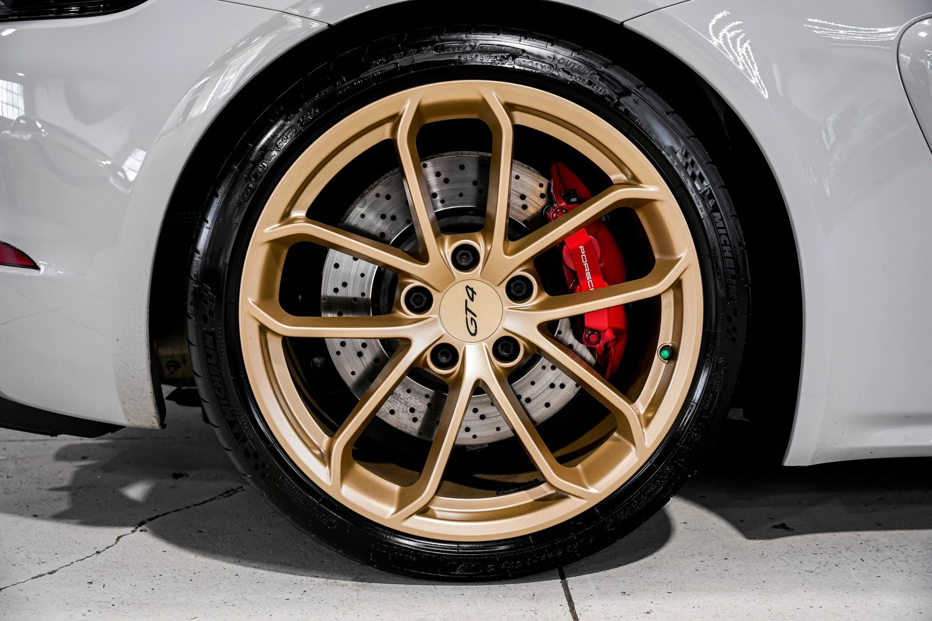 mph044_1185647923_cf04eedca4f93bc228846c472c305c95x_9f641f5e71